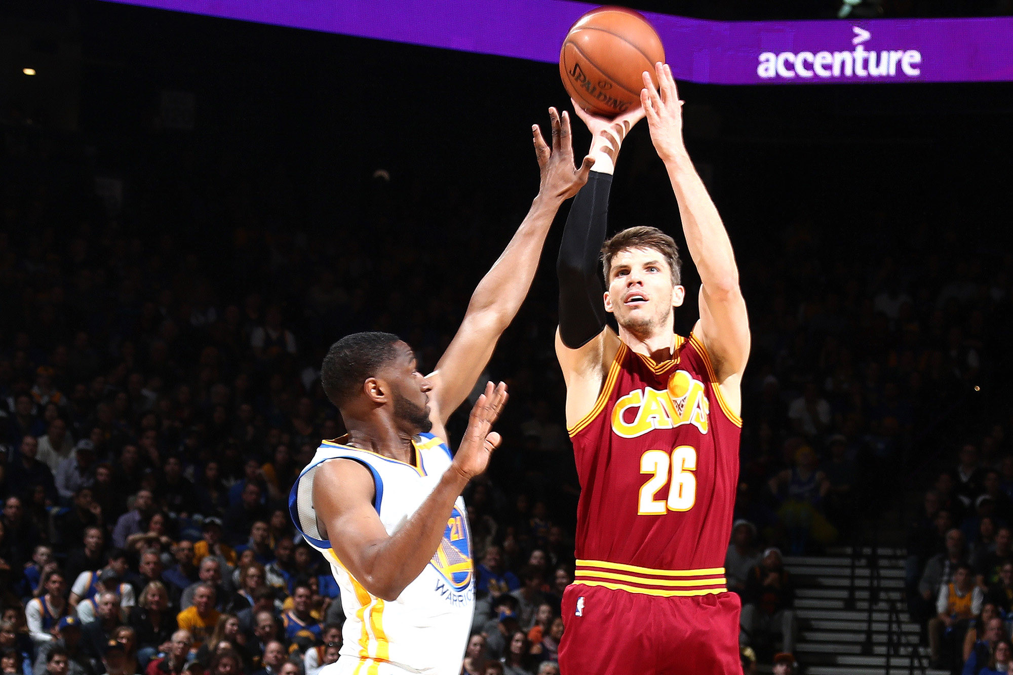 Kyle Korver Already Benefitting From Playing With Lebron - Kyle Korver Shooting Cavs , HD Wallpaper & Backgrounds