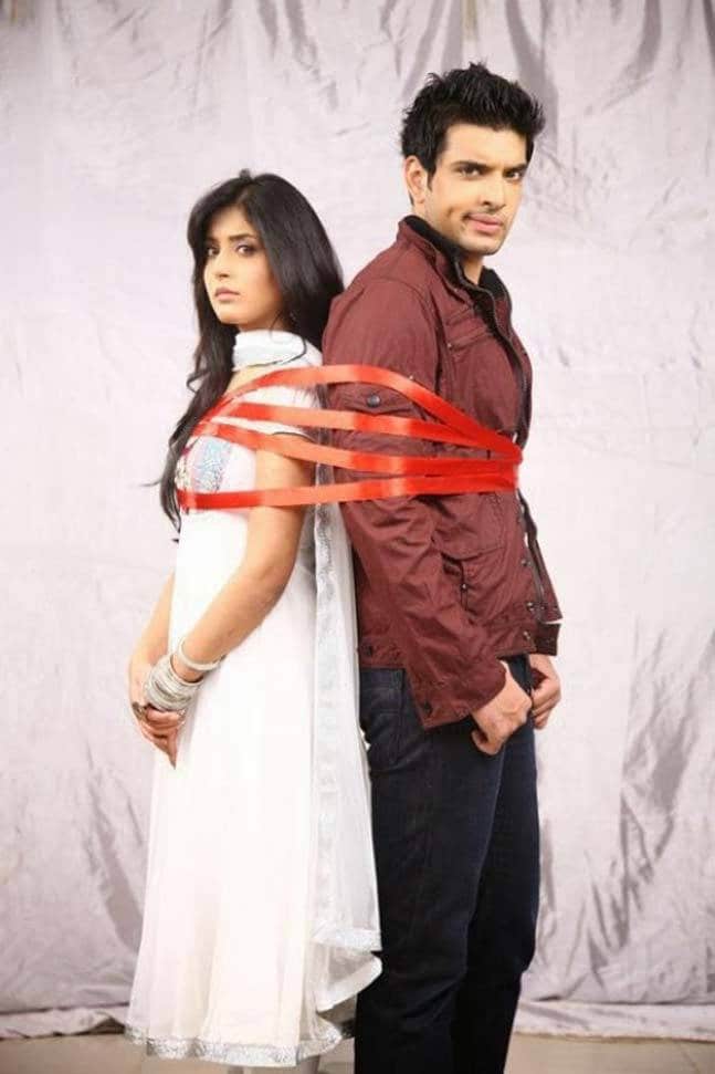 Karan Kundra And Kritika Kamra As Arjun And Arohi - Kitni Mohabbat Hai 2 , HD Wallpaper & Backgrounds