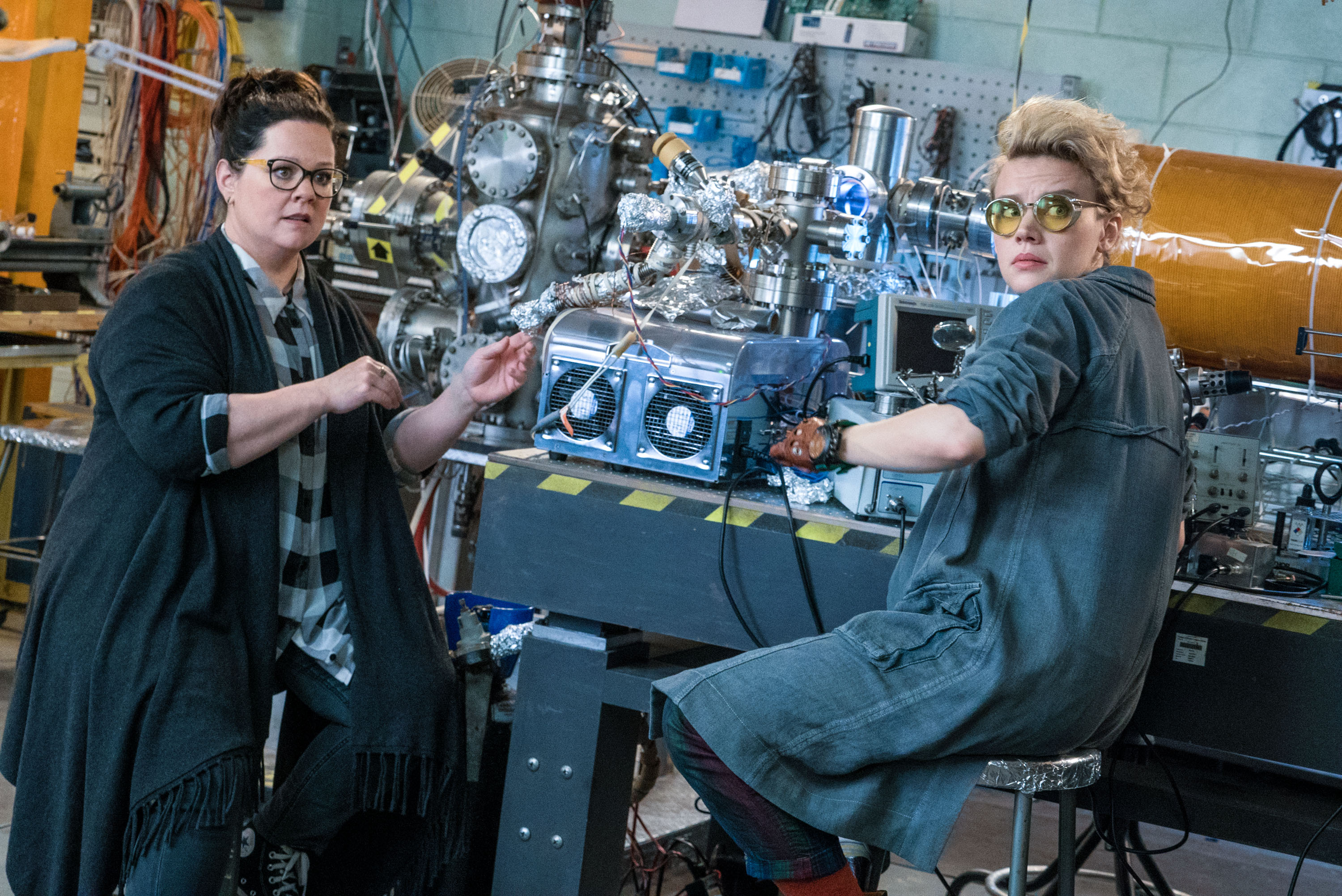 How Mit Gave Ghostbusters Its Geek Cred - Abby Yates And Jillian Holtzmann , HD Wallpaper & Backgrounds