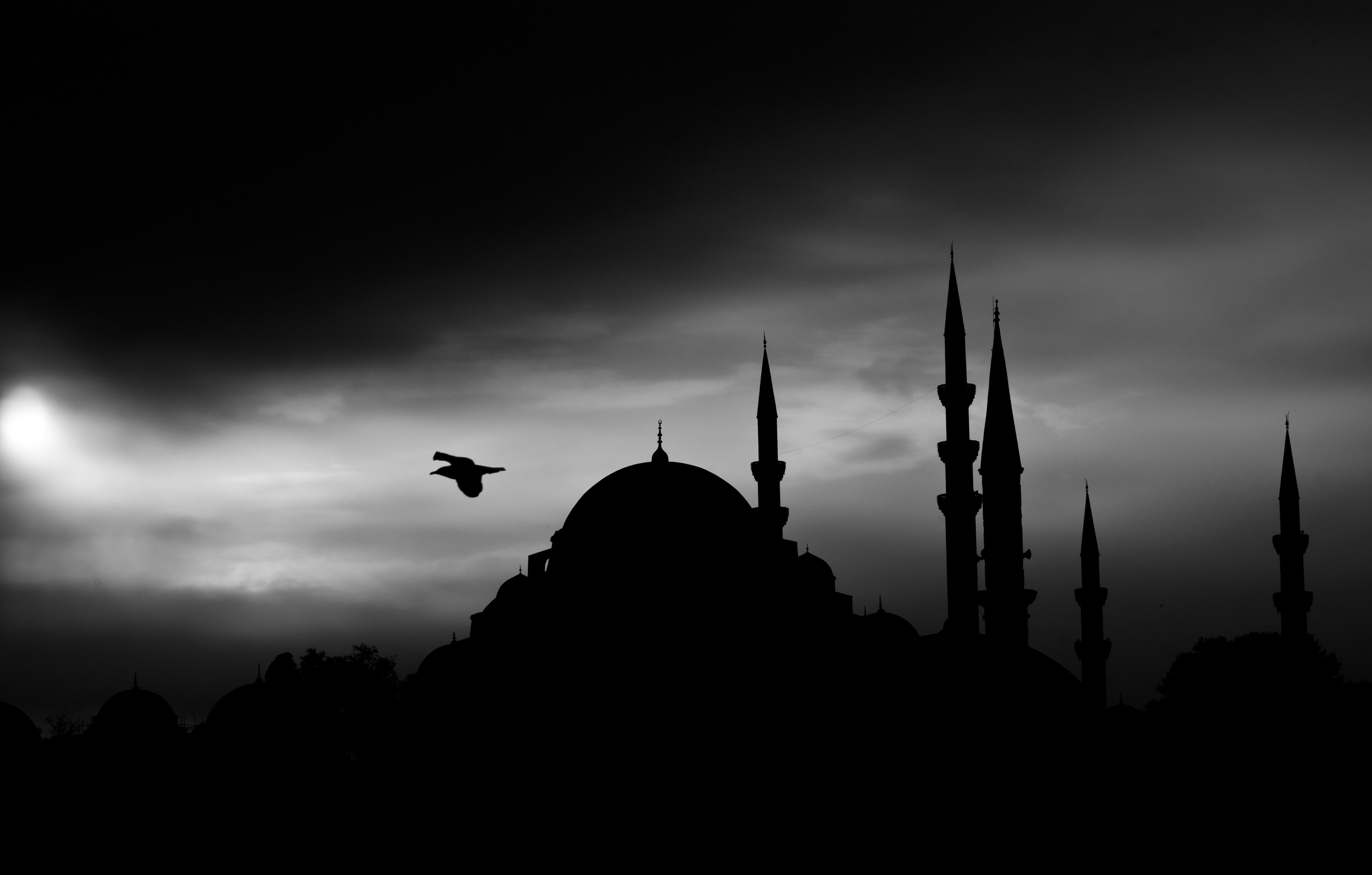 Download Original Image Online Crop - Mosque In The Dark , HD Wallpaper & Backgrounds