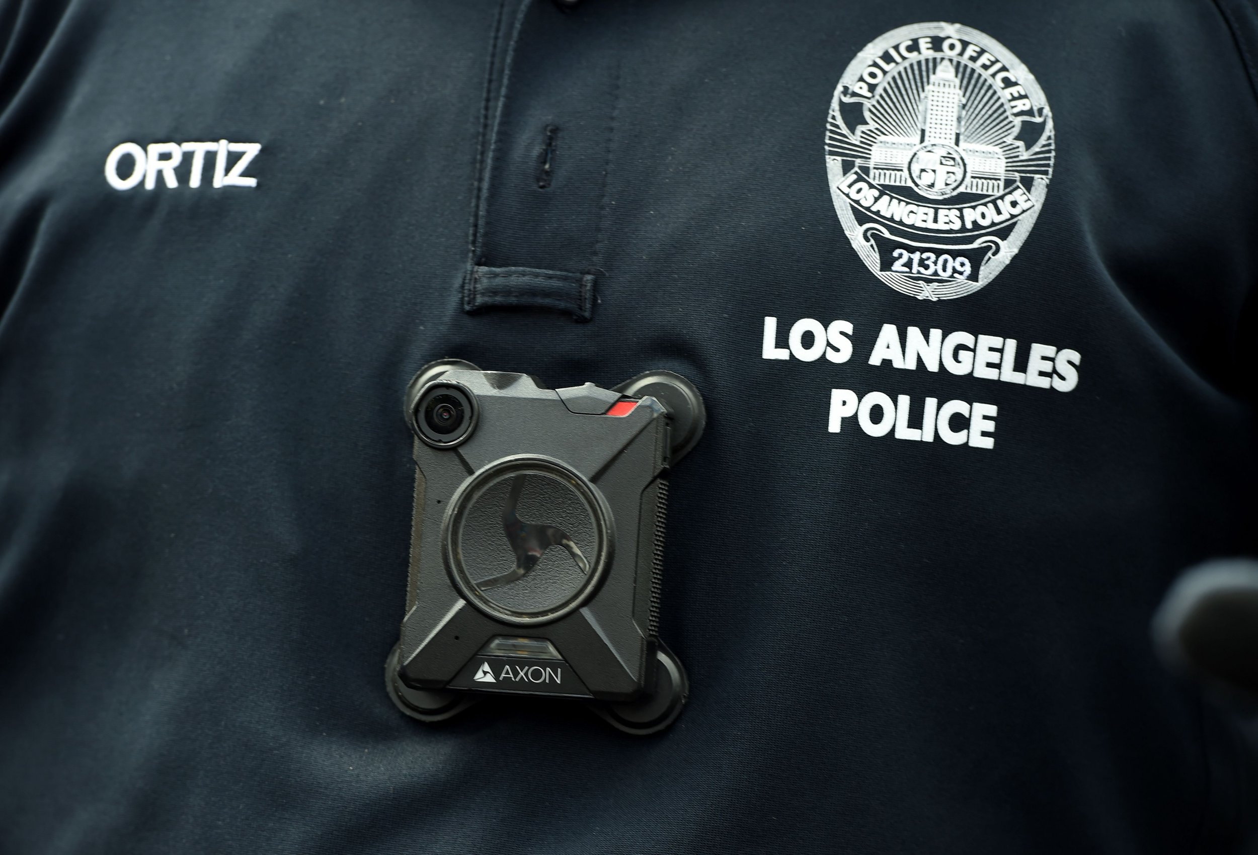 An Lapd Officer Is Accused Of Planting Drugs On A Man - Axon Police Body Camera , HD Wallpaper & Backgrounds