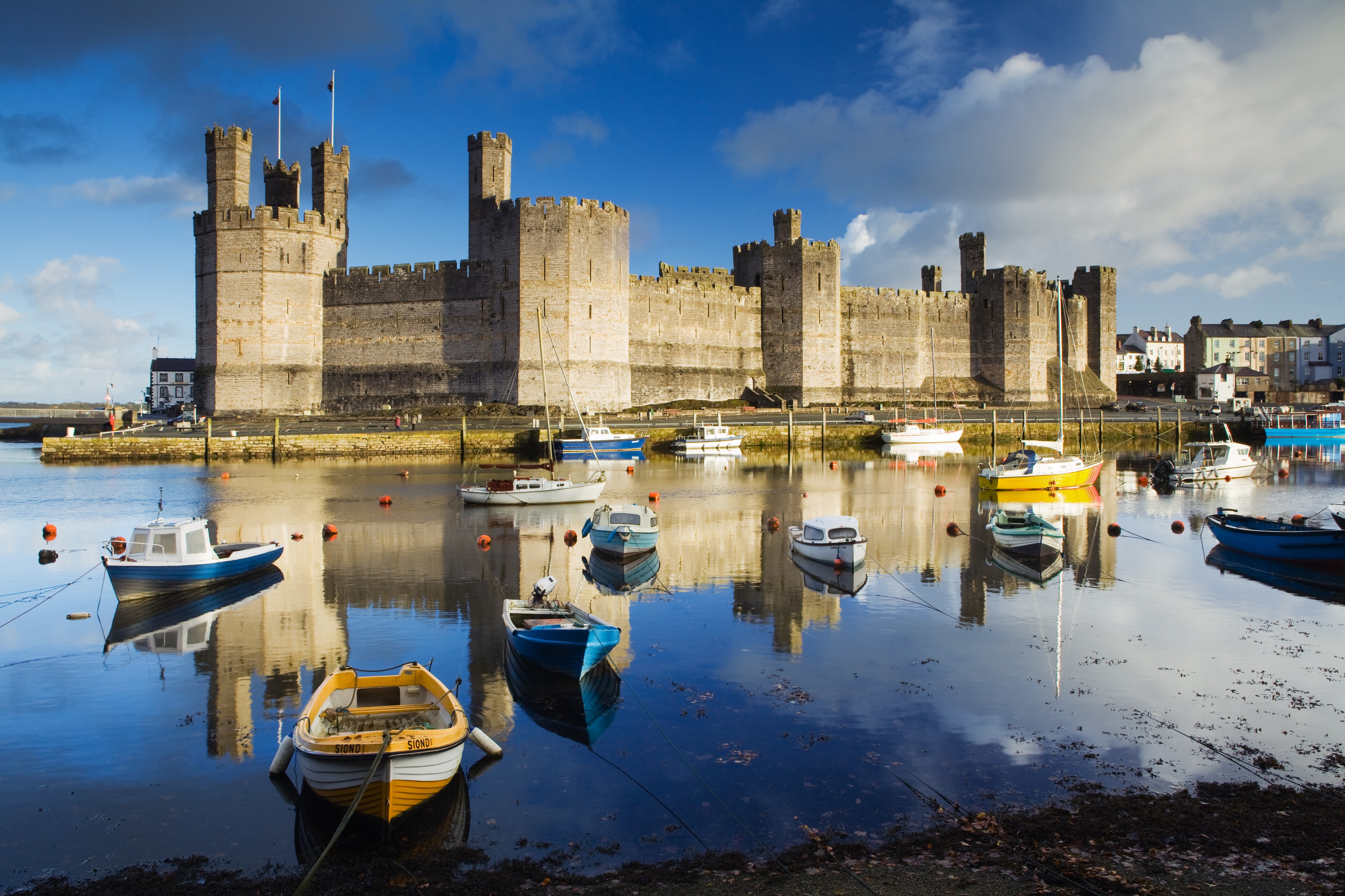 Vb34133136 - Caernarfon Castle Wales , HD Wallpaper & Backgrounds