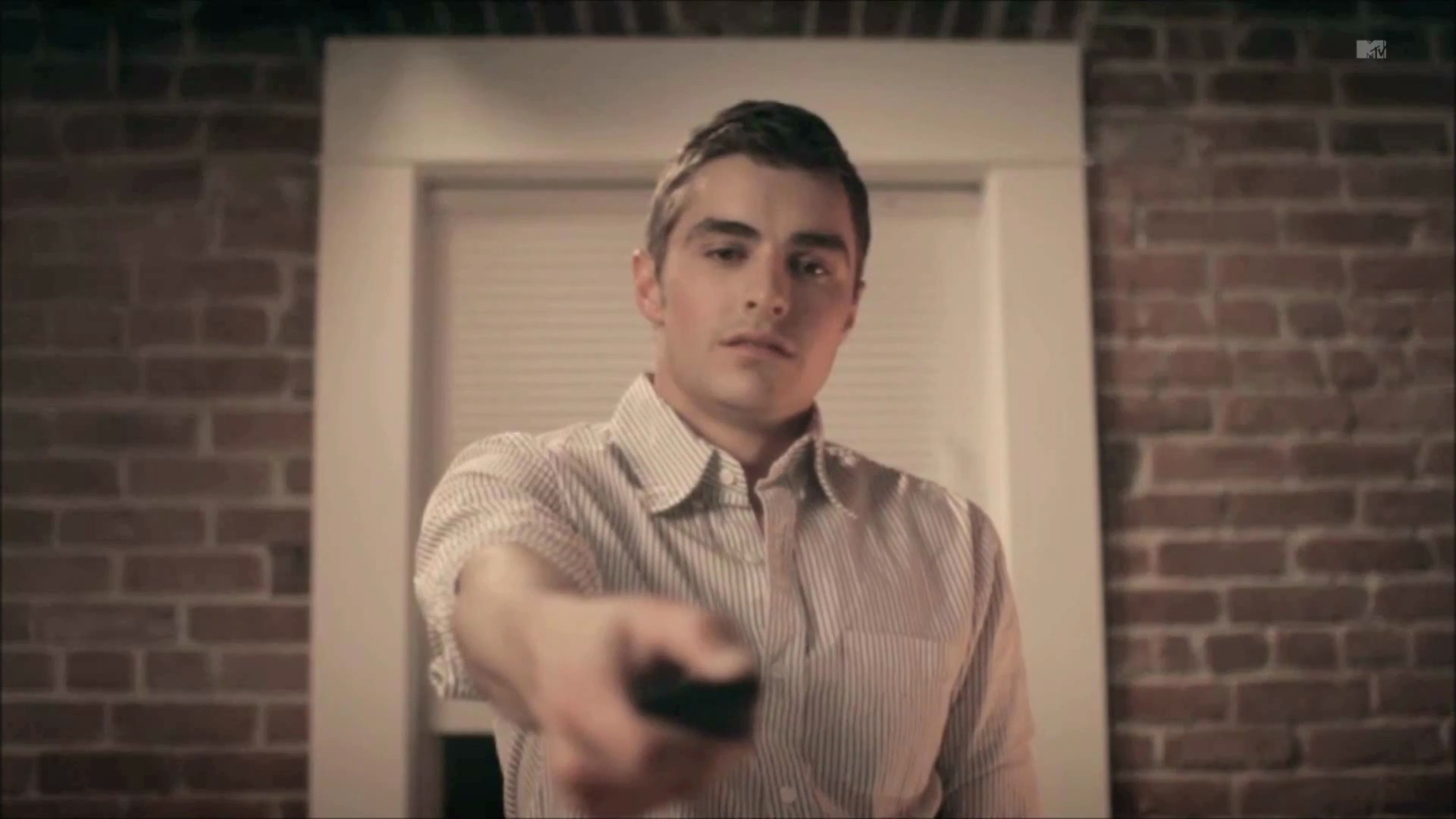 Dave Franco In Music Video - Change The Channel Gif , HD Wallpaper & Backgrounds