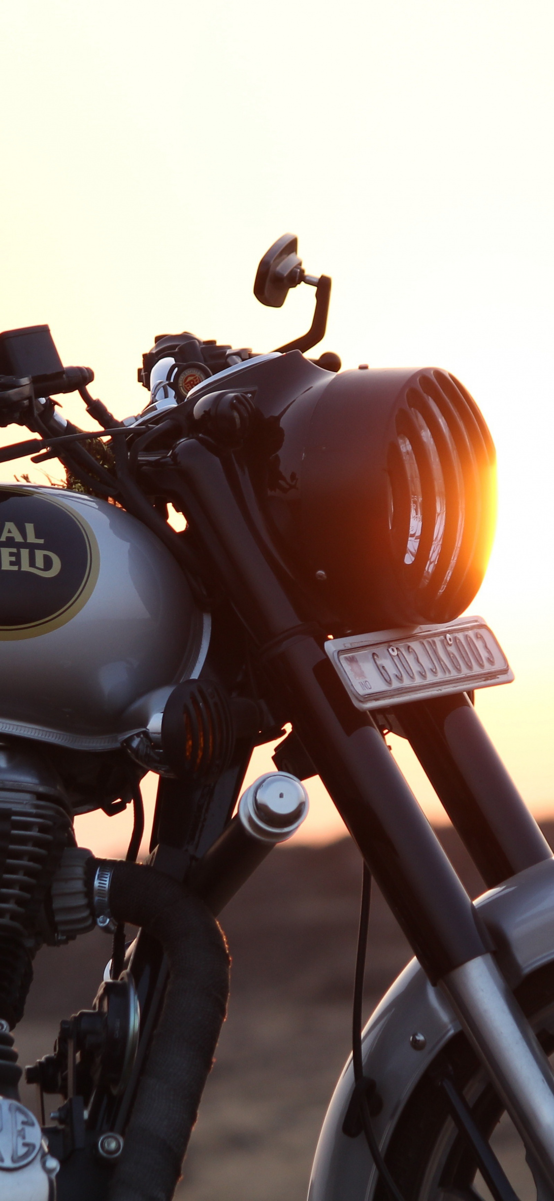 Royal Enfield, Motorcycle, Wallpaper - Iphone Royal Enfield Wallpaper Hd , HD Wallpaper & Backgrounds