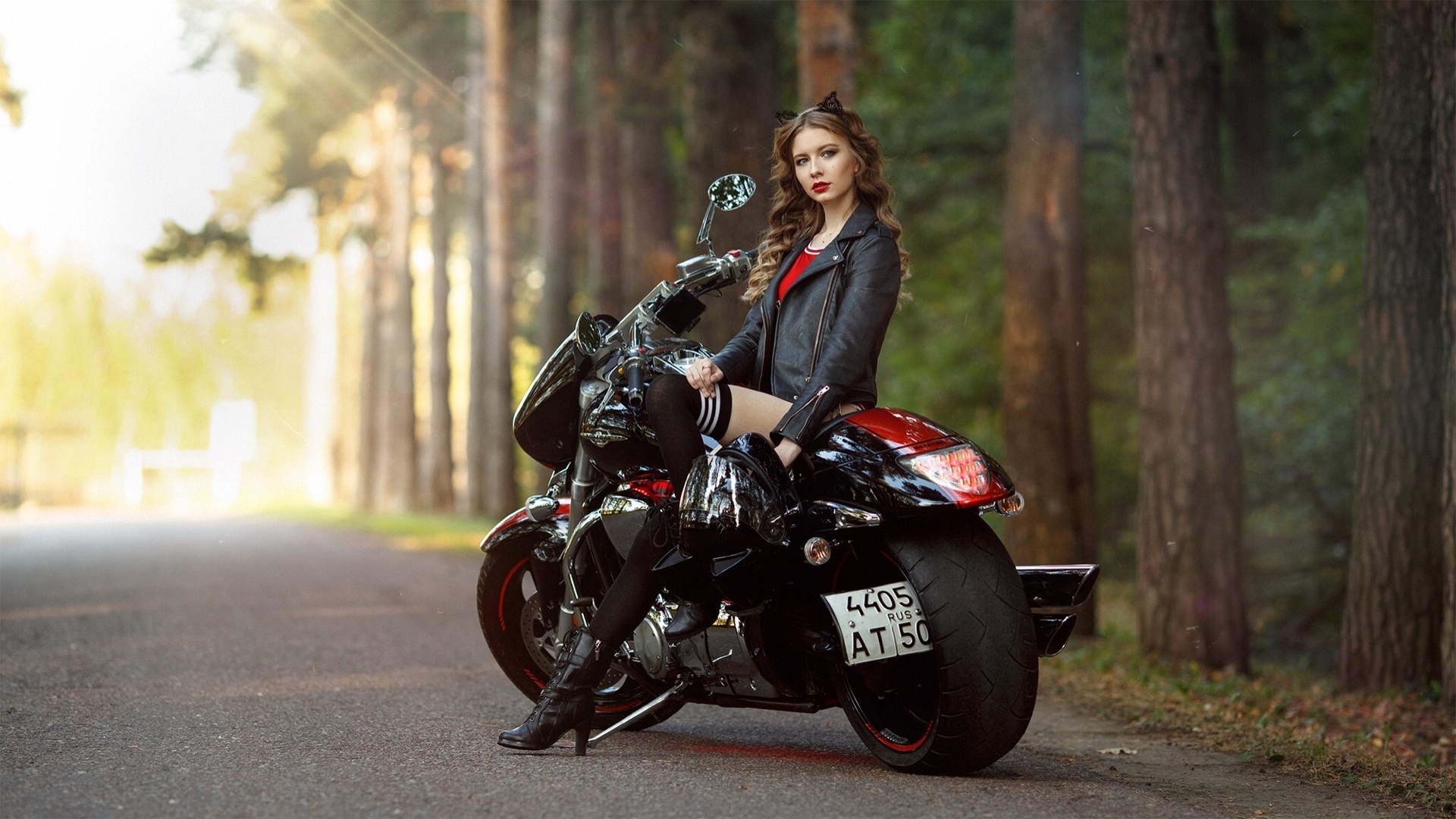 4k A Motorcycle Wallpapers High Quality Free - Motorcycle Wallpaper Hd Girls , HD Wallpaper & Backgrounds