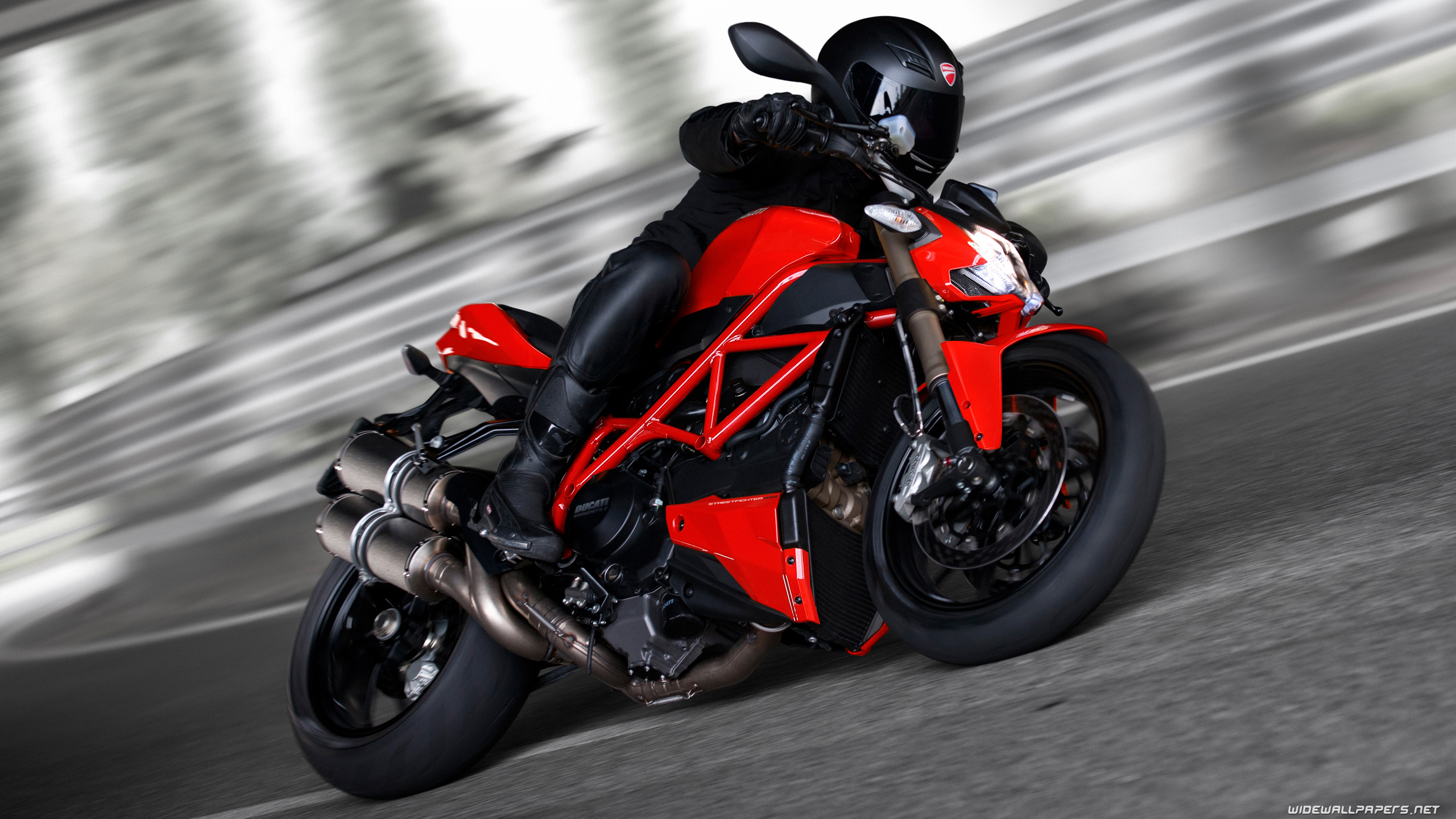 Streetfighter Motorcycle Wallpaper Ducati Streetfighter - Ducati Streetfighter , HD Wallpaper & Backgrounds