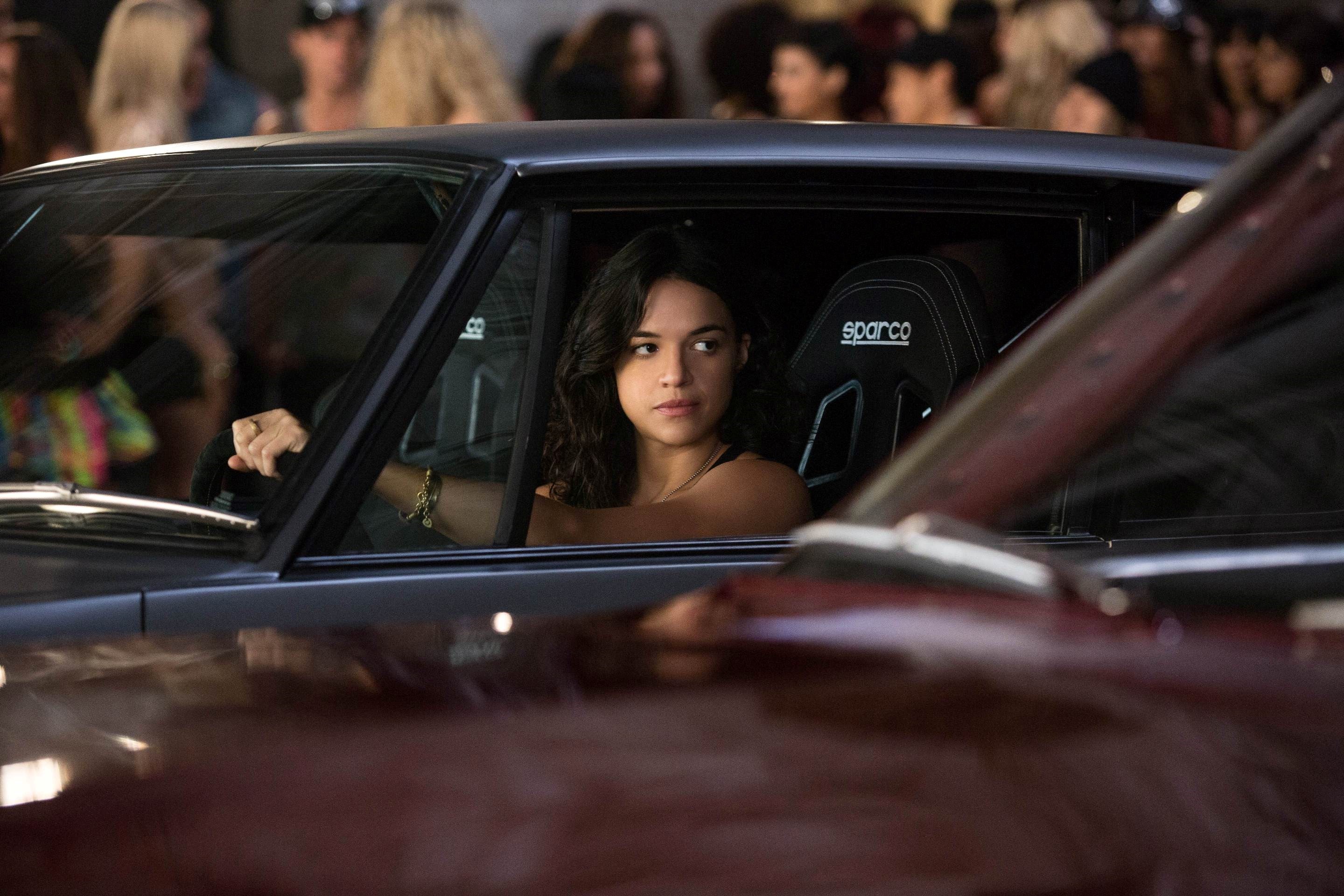 Michelle Rodriguez In Furious 6 Hollywood Movie - Letty Driving In Fast And Furious 6 , HD Wallpaper & Backgrounds