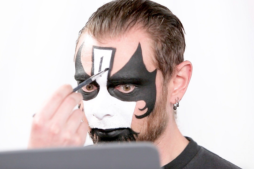 Volbeat Frontman Michael Poulsen Recalls Early Worship - Mask , HD Wallpaper & Backgrounds