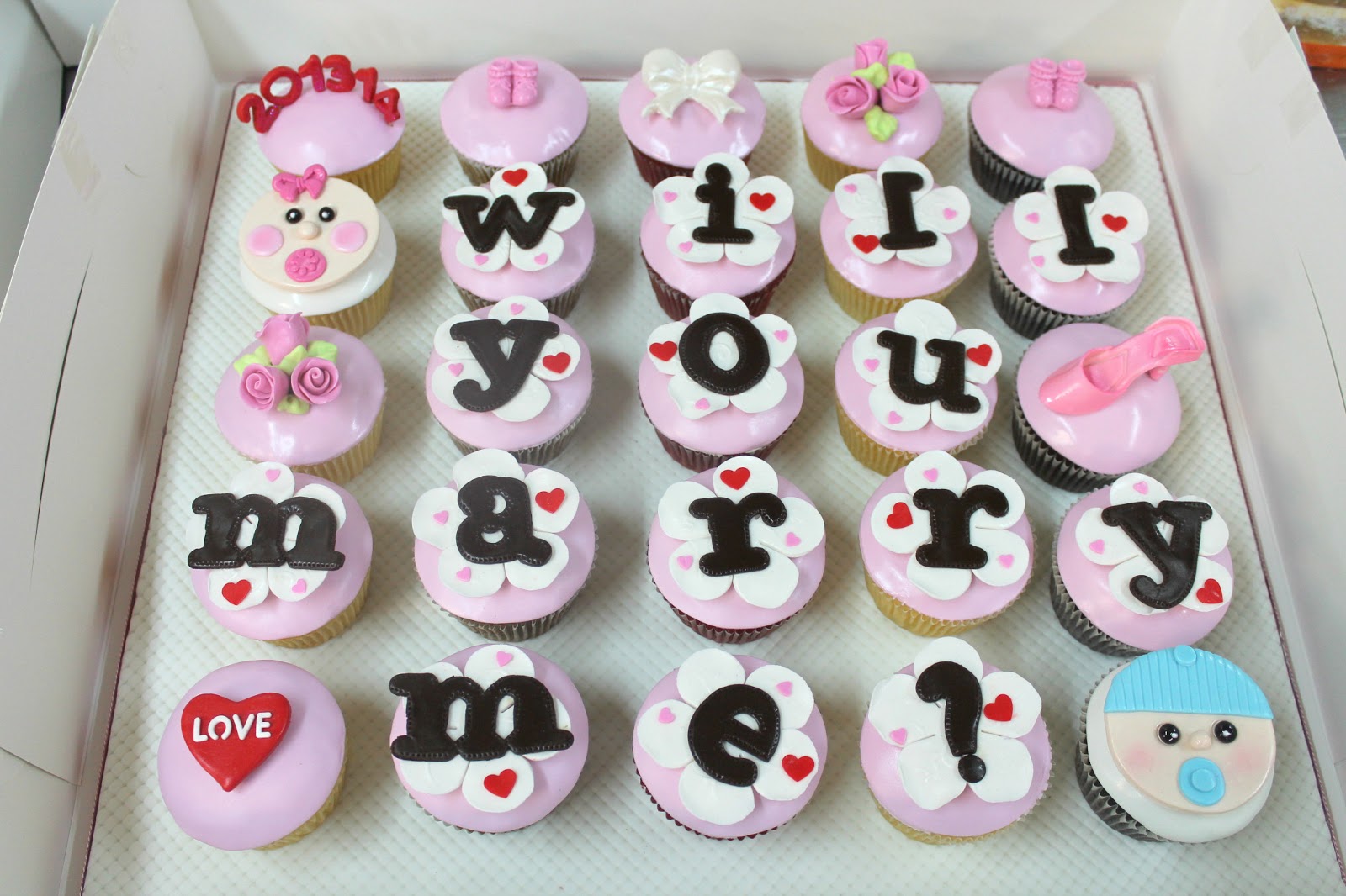 Will You Marry Me Cake - Cupcake , HD Wallpaper & Backgrounds