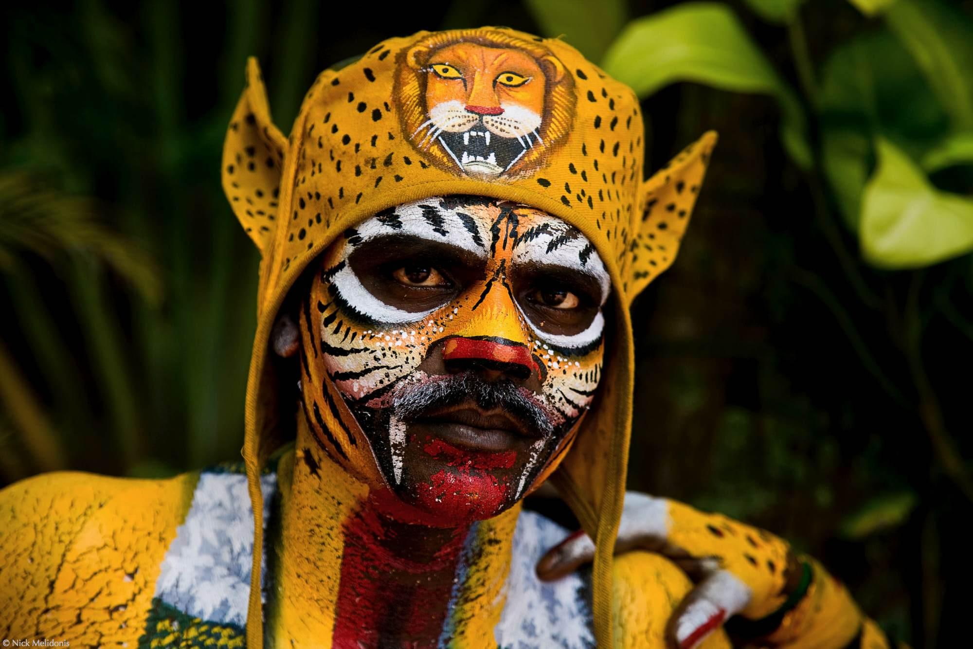 Tiger Man, Man Tiger Body Paint, Onam, Yellow, Dancer, - Funny Tiger Man , HD Wallpaper & Backgrounds