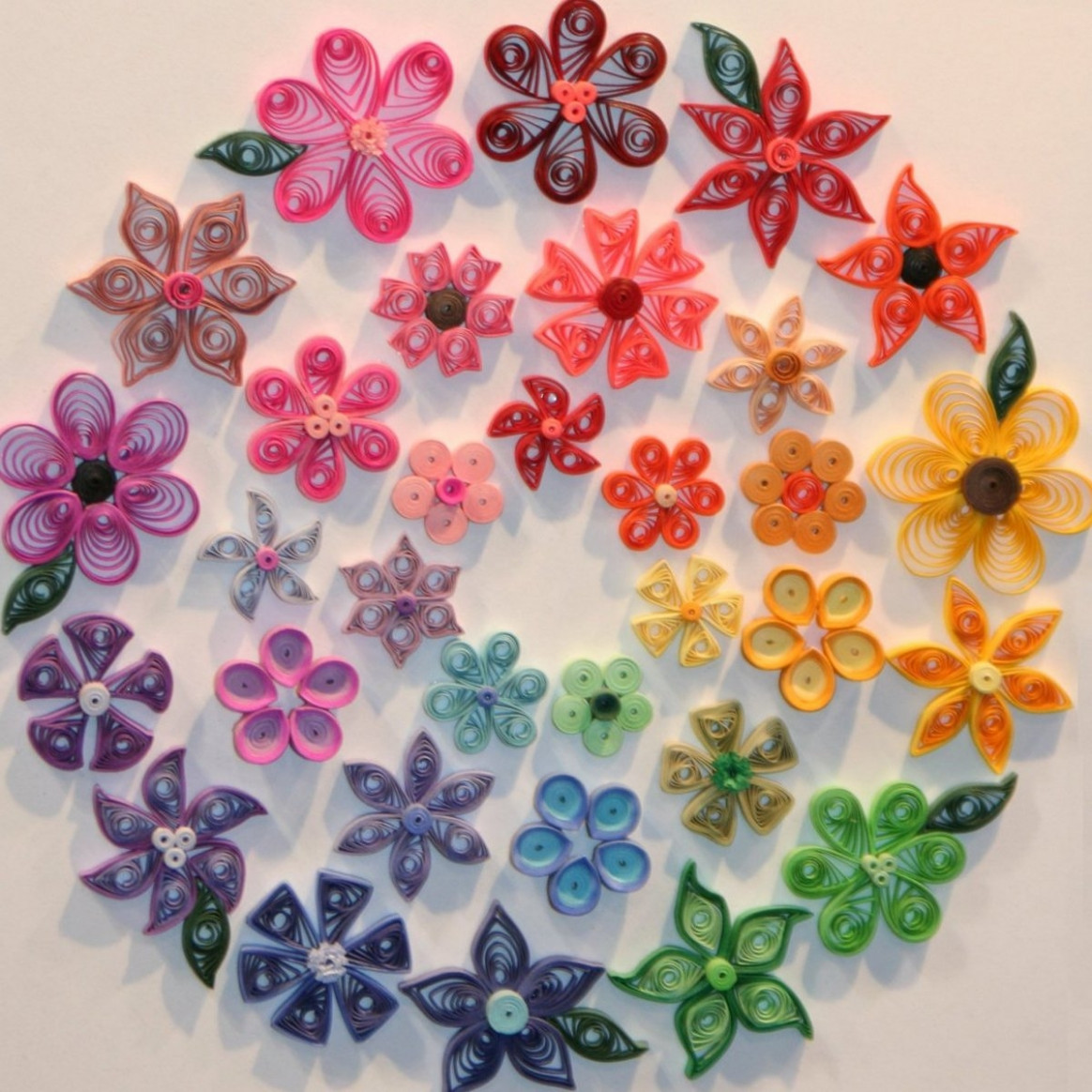 27 Cara Membuat Wallpaper Dinding Dari Kertas Kado - Paper Quilling Designs Of Flowers , HD Wallpaper & Backgrounds