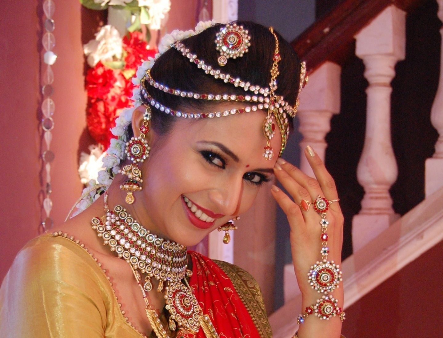 Divyanka Tripathi Images & Wallpapers - Yeh Hai Mohabbatein Ishita Marriage , HD Wallpaper & Backgrounds