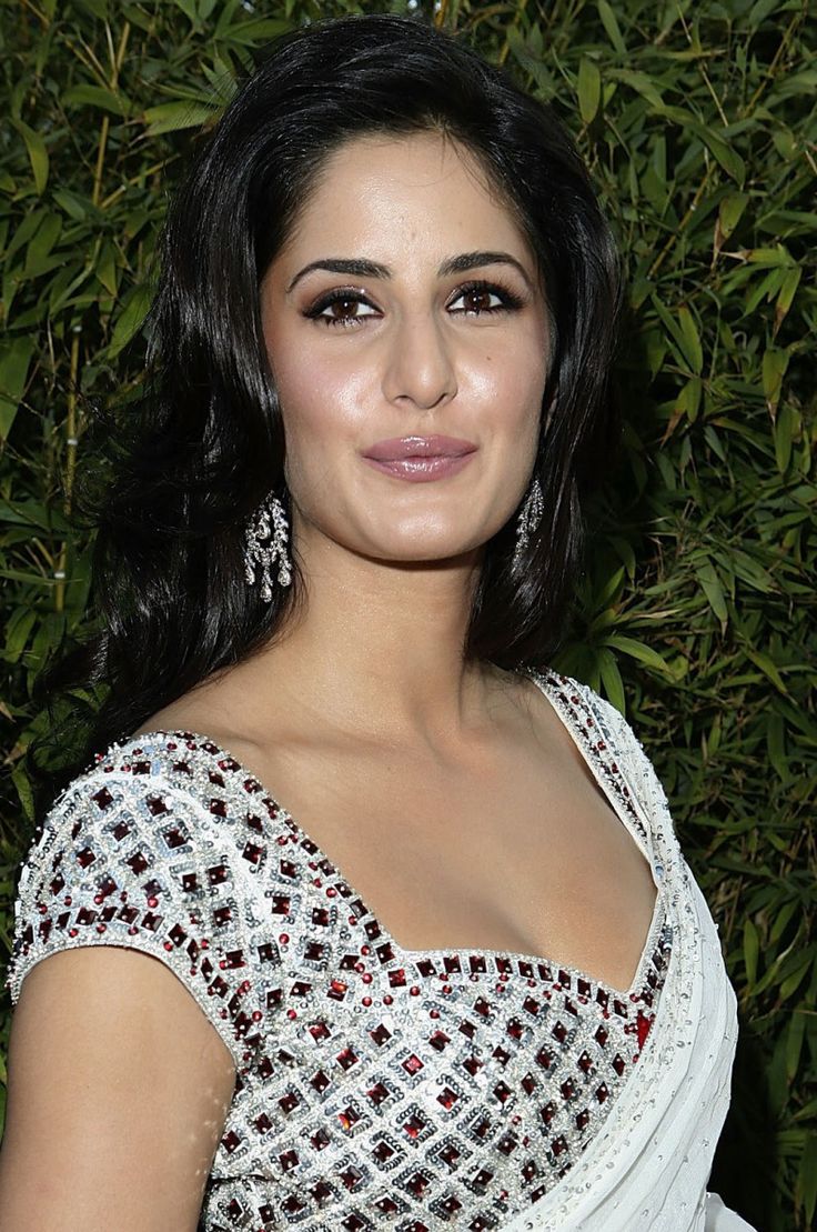 Free Download Katrina Kaif In Saree Looking Very Sexy - Saree Blouse For Broad Shoulders , HD Wallpaper & Backgrounds