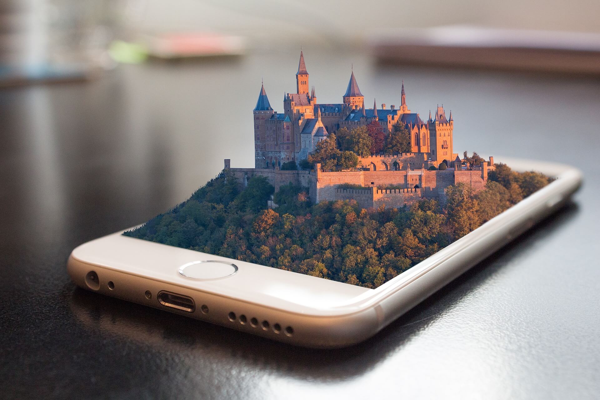 Castle Phone Iphone Trees - Augmented Reality , HD Wallpaper & Backgrounds