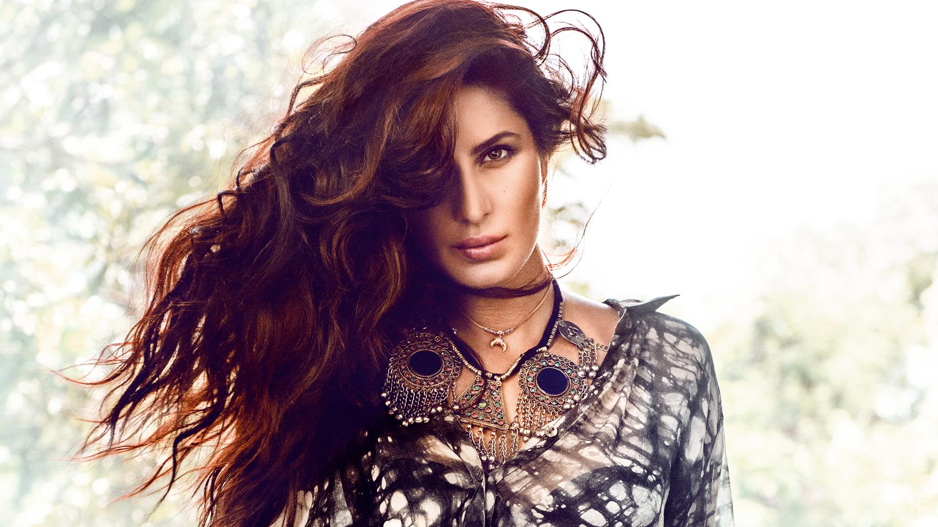 Katrina Kaif Ka Wallpaper - Vogue Magazine Katrina Kaif Photoshoot , HD Wallpaper & Backgrounds