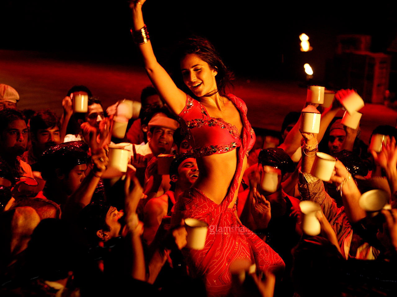 Katrina Kaif In 'sheila Ki Jawani' Song Wallpapers - Kimi Katkar Jumma Chumma , HD Wallpaper & Backgrounds
