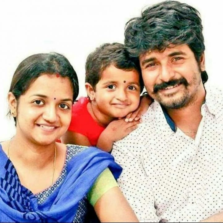 Sivakarthikeyan Family Photos - Aaradhana Sivakarthikeyan , HD Wallpaper & Backgrounds