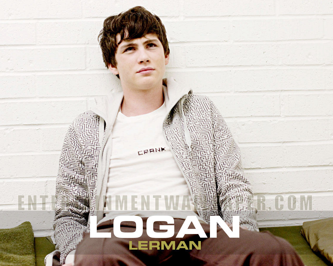 Logan Lerman Wallpaper - Paul Rudd Logan Lerman , HD Wallpaper & Backgrounds