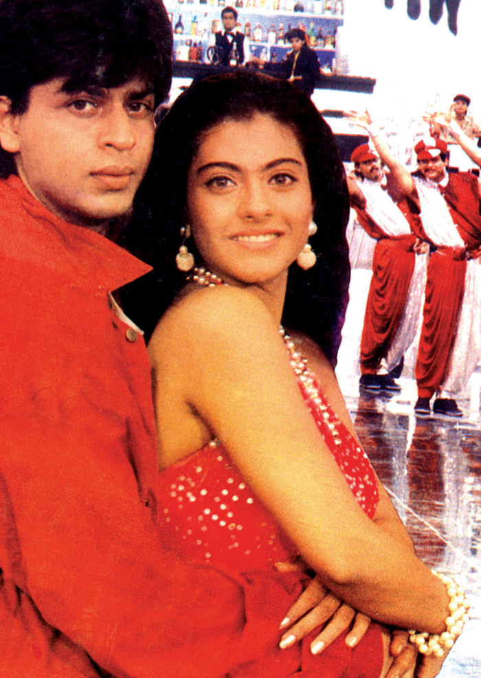 Wallpaper Shahrukh Khan Kajol - Kajol In Karan Arjun , HD Wallpaper & Backgrounds