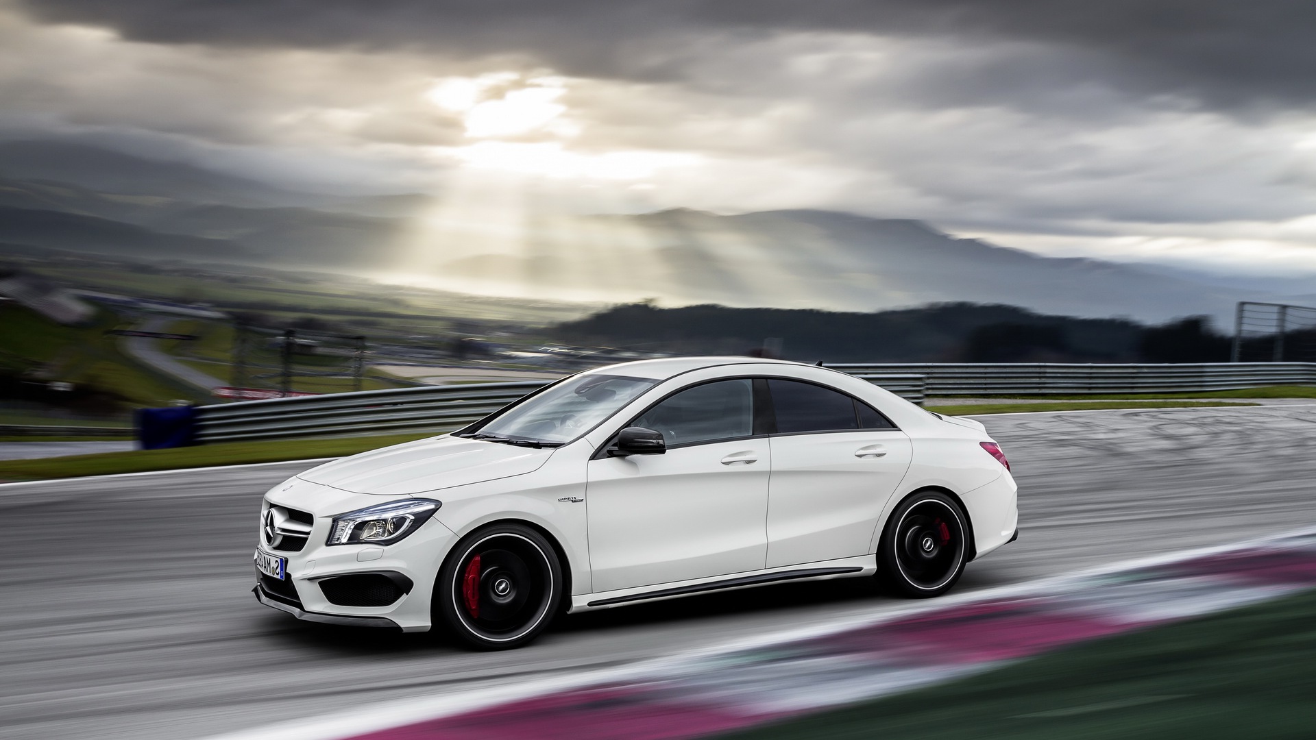 Mercedes Benz Cla Class Wallpaper - Mercedes Benz Cla 200 , HD Wallpaper & Backgrounds