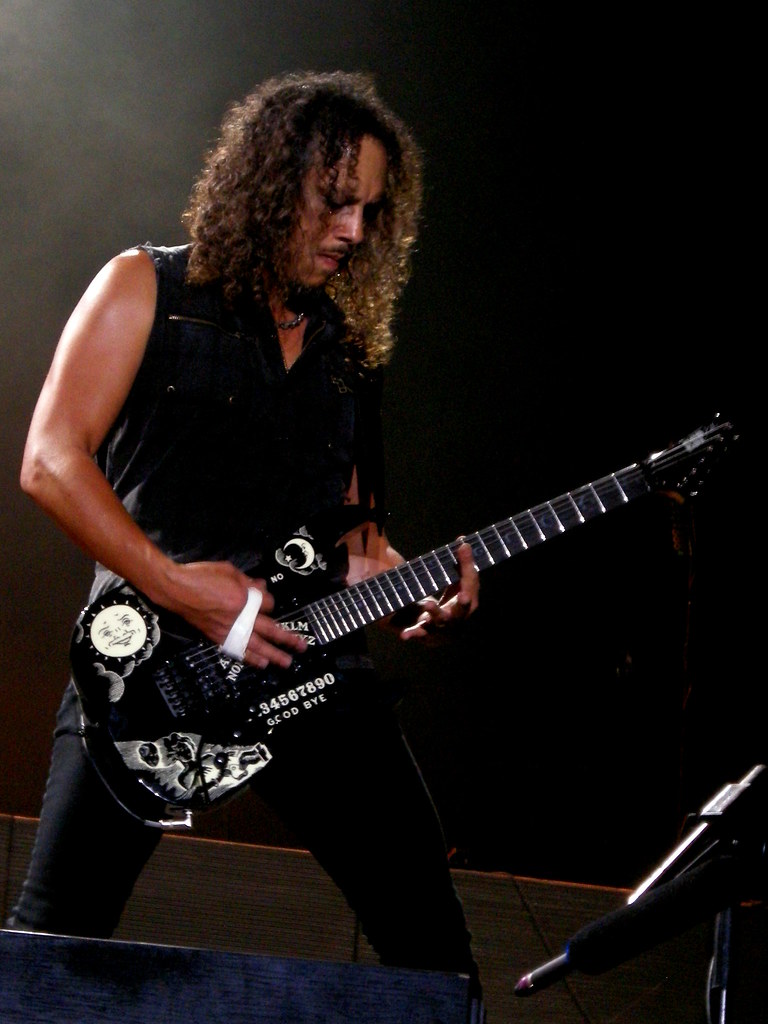 Kirk Hammett - Kirk Hammett With His Ouija Guitar , HD Wallpaper & Backgrounds