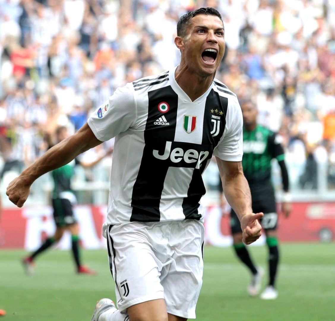 Cristiano Ronaldo Leads Juventus Past Sassuolo Douglas - Celebration Ronaldo Pictures Juventus , HD Wallpaper & Backgrounds