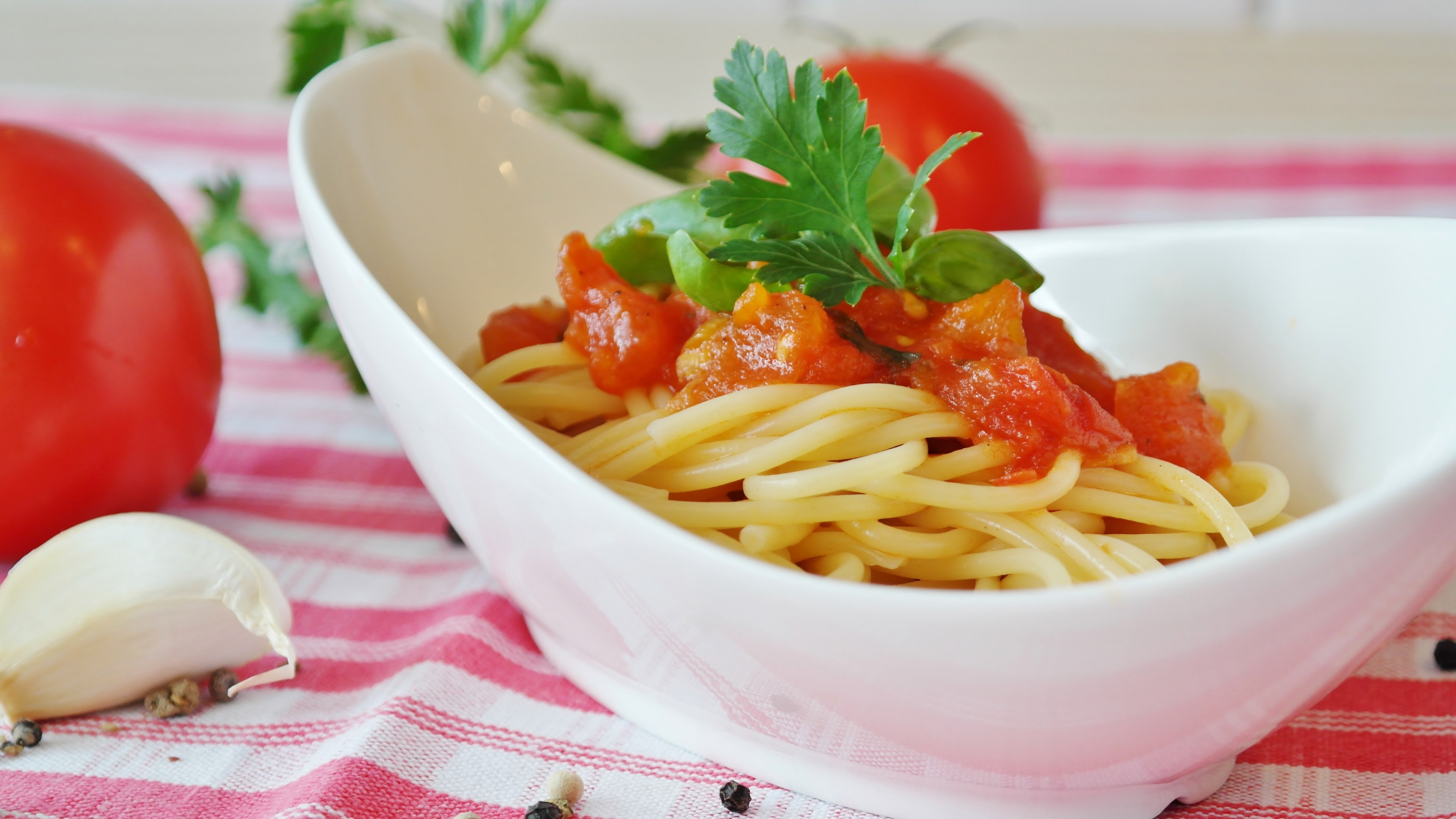 #3840x2161 #spaghetti #tomatoes #tomato Sauce #pasta - Tomat Aneka Pasta Italia Tomato Sauce Vegetarian , HD Wallpaper & Backgrounds