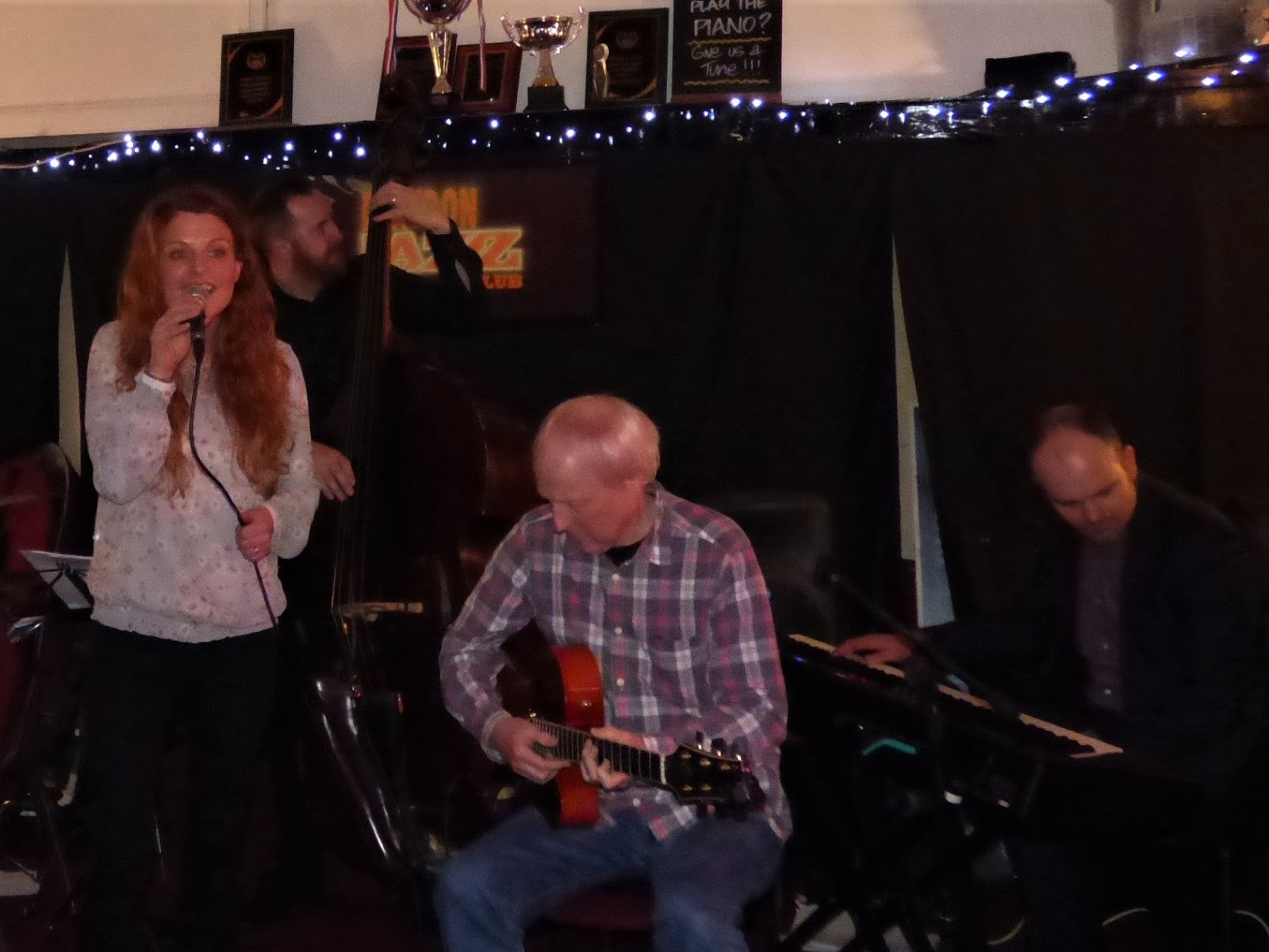 Blaydon Jazz Club Supremo Roly Veitch Joined The Party, - Rock Concert , HD Wallpaper & Backgrounds