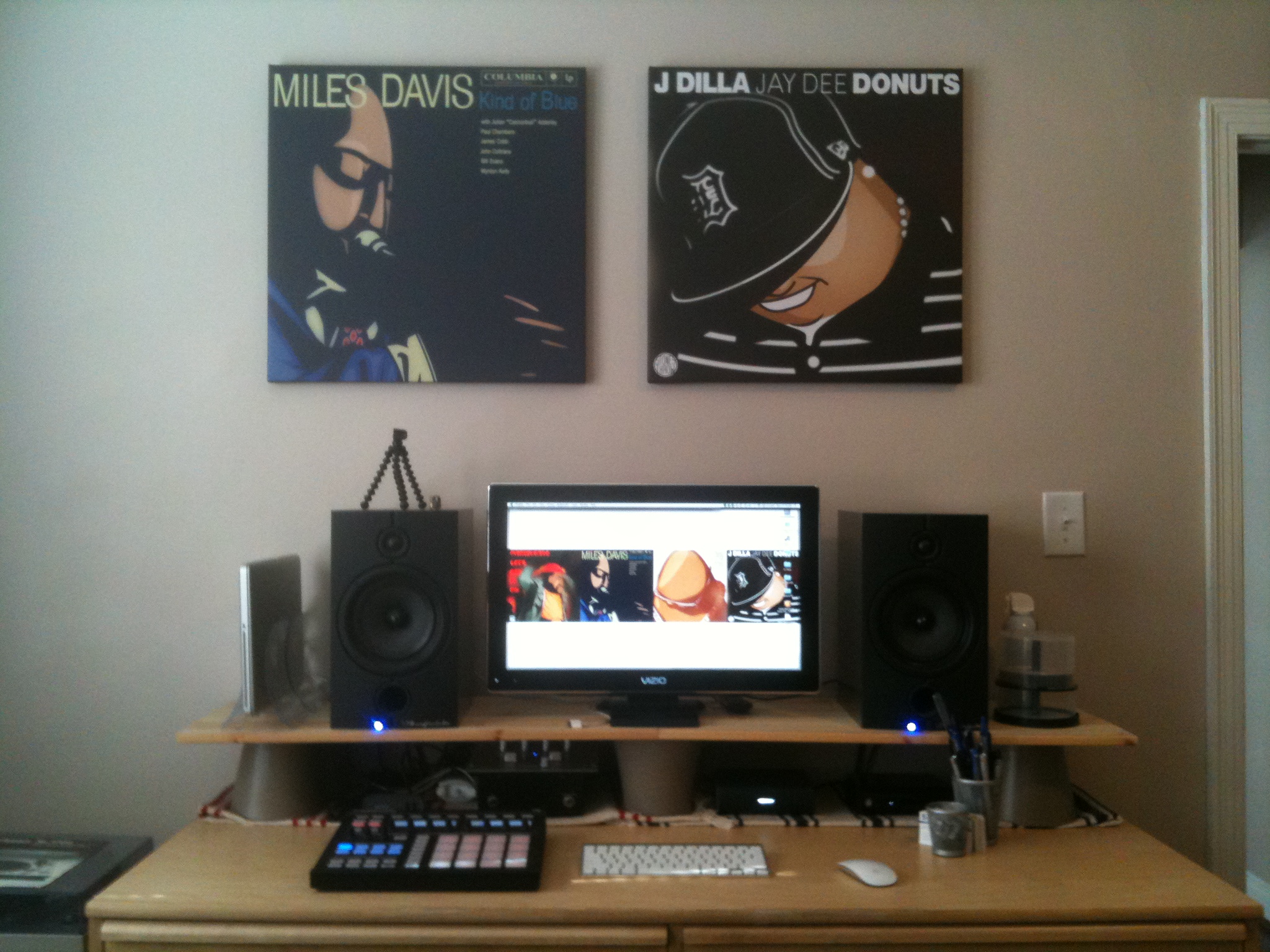 Dilla Donuts Album Art On Wall , HD Wallpaper & Backgrounds