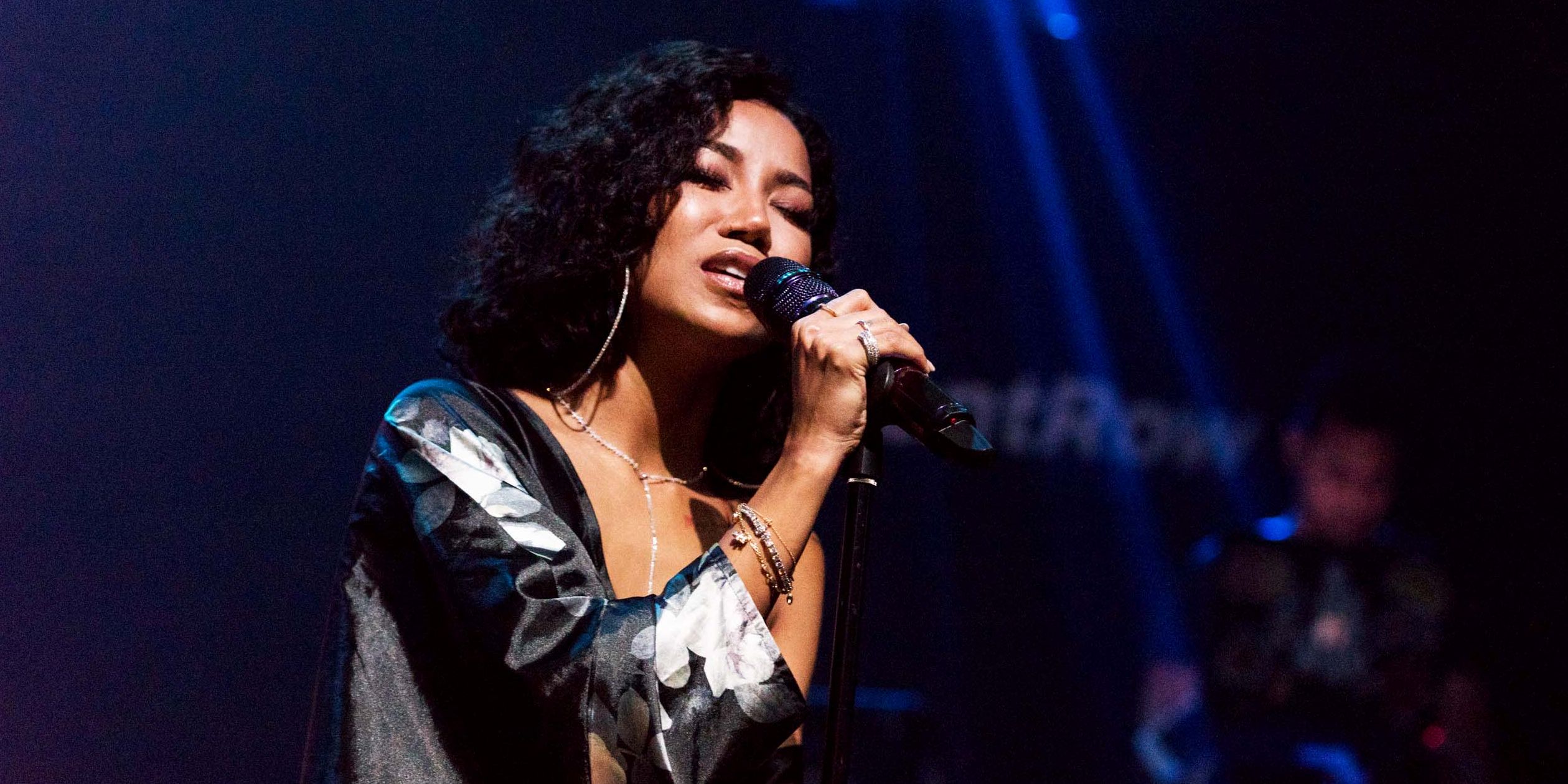 Jhene Aiko Is Taking You On A Trip - Jhene Aiko Singing , HD Wallpaper & Backgrounds