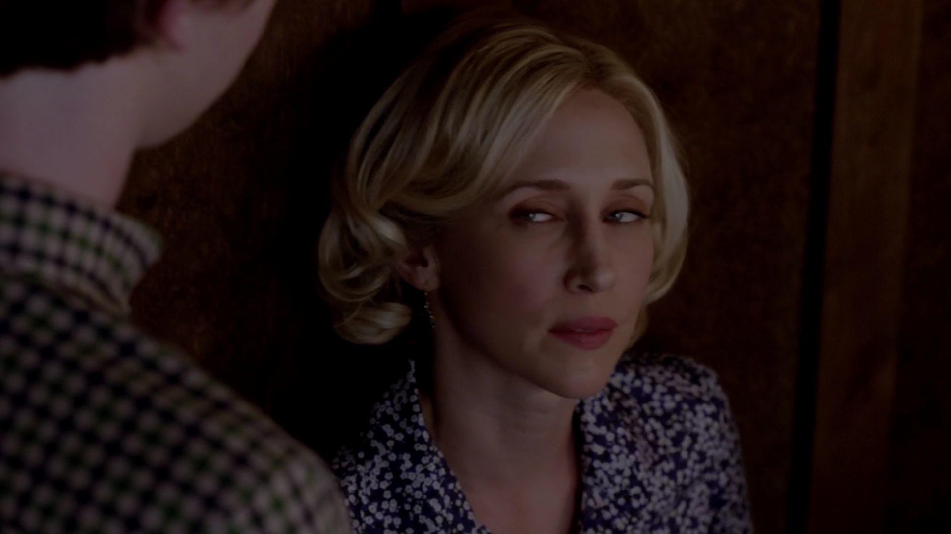 Bates Motel Wallpapers For Android - Norma Louise Bates Motel , HD Wallpaper & Backgrounds