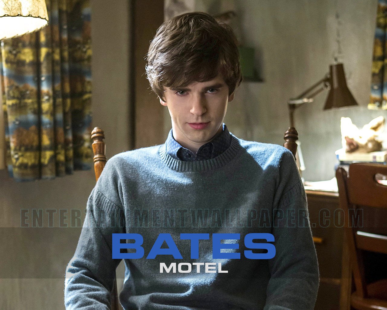 Bates Motel Wallpaper - Norman Bates Motel Freddie Highmore , HD Wallpaper & Backgrounds
