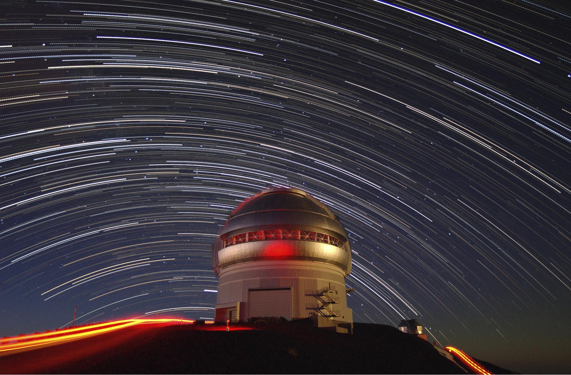 Star Trails Over Gemini North - Observatorium Terbesar Di Dunia , HD Wallpaper & Backgrounds