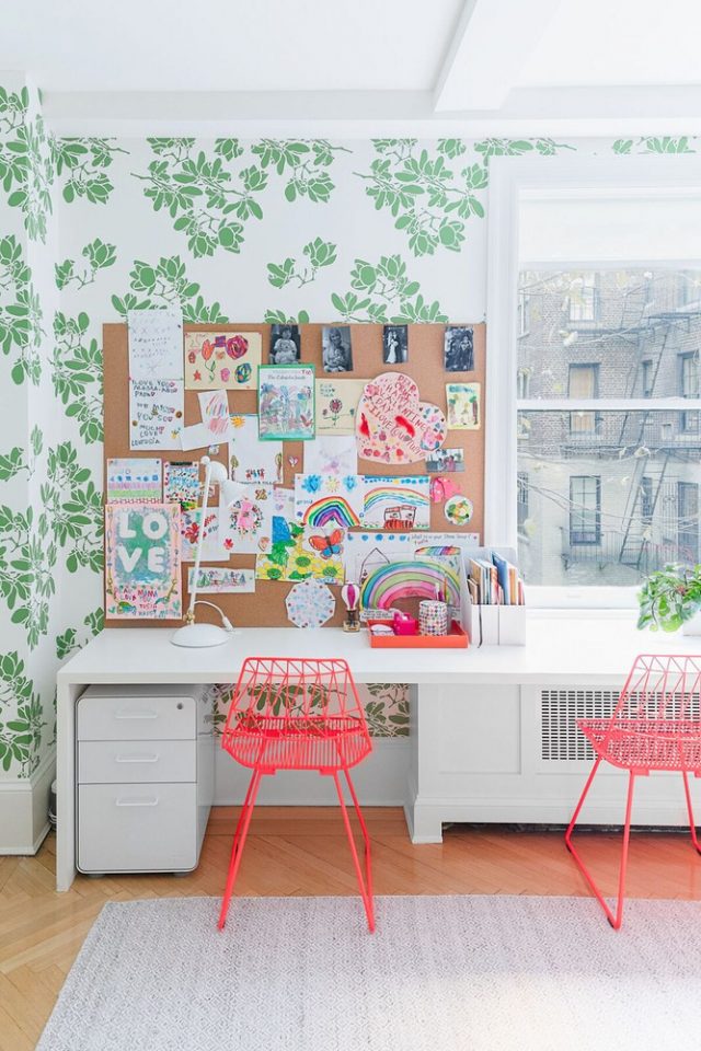 Kids Homework Desk Area Wallpaper - Kids Desk , HD Wallpaper & Backgrounds