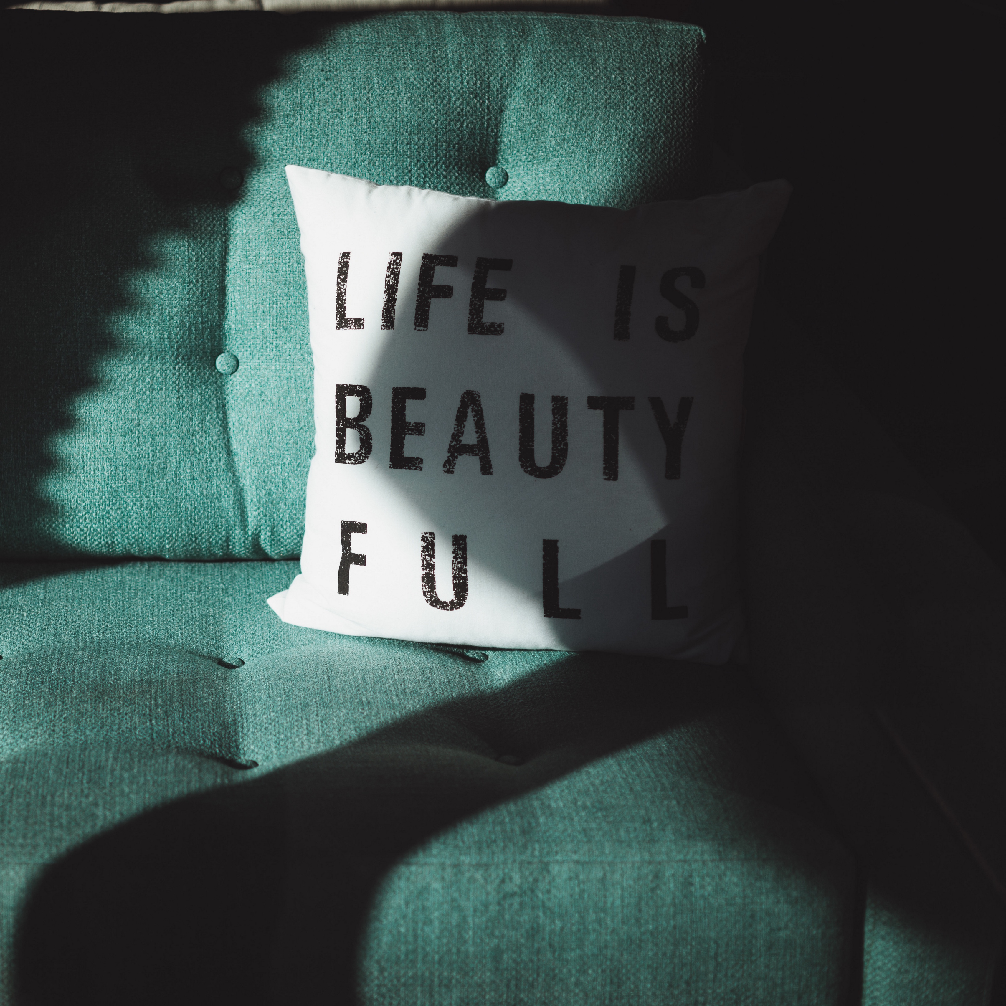 Wallpaper Pillow, Inscription, Shadow, Sofa - Life , HD Wallpaper & Backgrounds