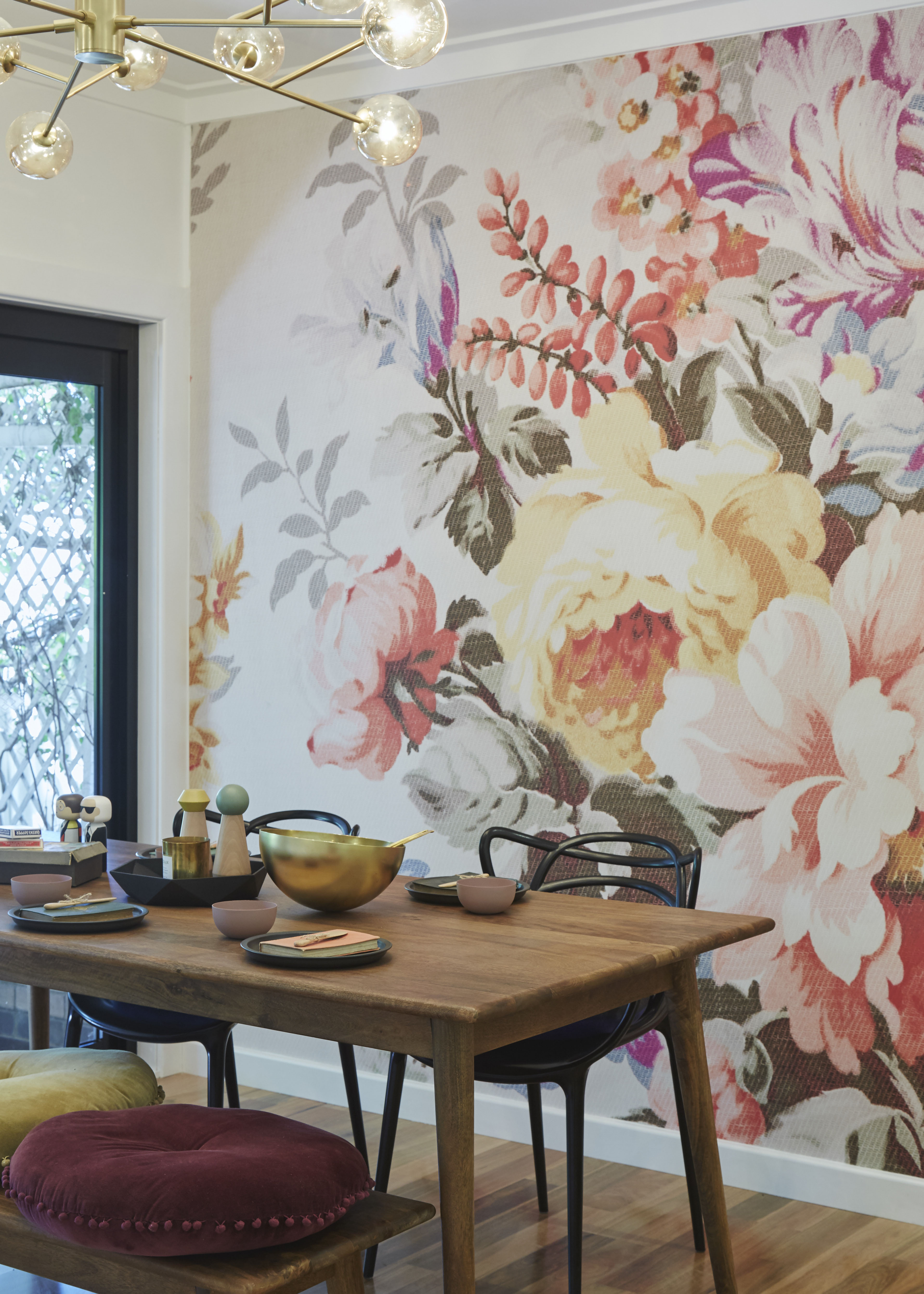 Retro Revival In Floral Abundance - Wallpaper , HD Wallpaper & Backgrounds