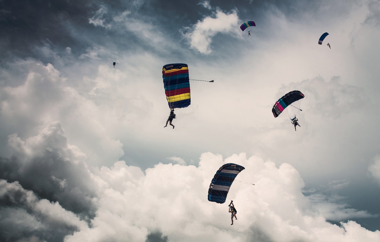 Photo Wallpaper The Sky, Clouds, Parachute, Skydiver, - Прыжок С Парашютом Обои , HD Wallpaper & Backgrounds