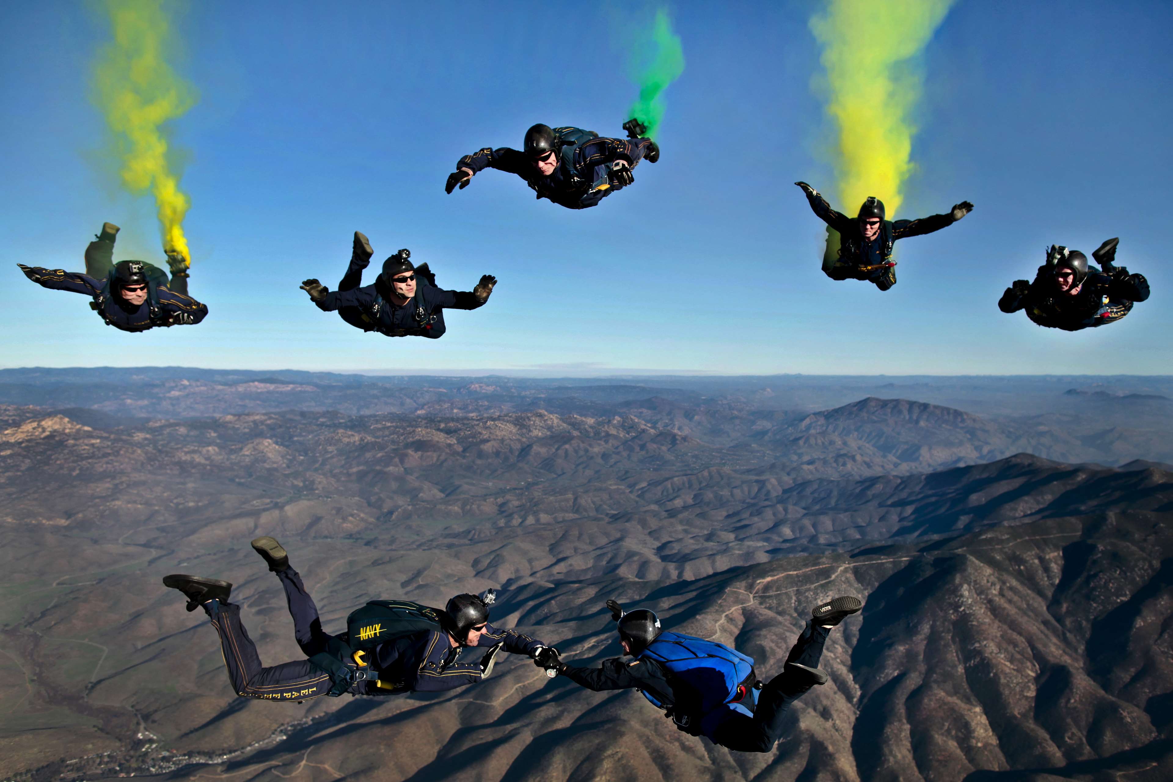 Adventure, Flares, Formation, Mountains, People, Sky, - Skydiving Photography , HD Wallpaper & Backgrounds