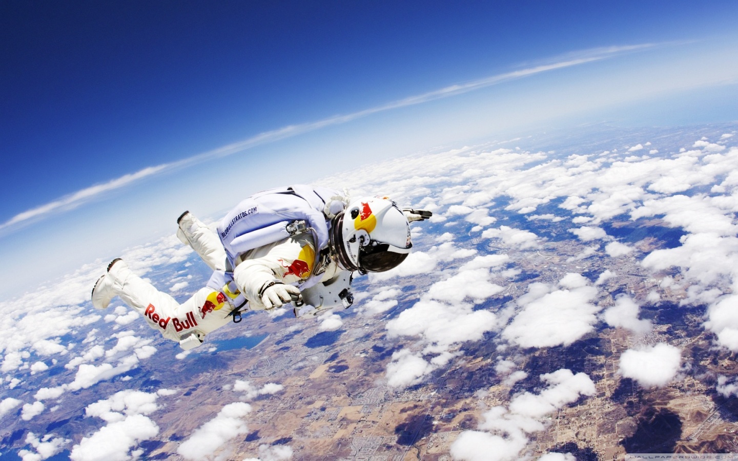 Wide 16 - - Red Bull Stratos , HD Wallpaper & Backgrounds