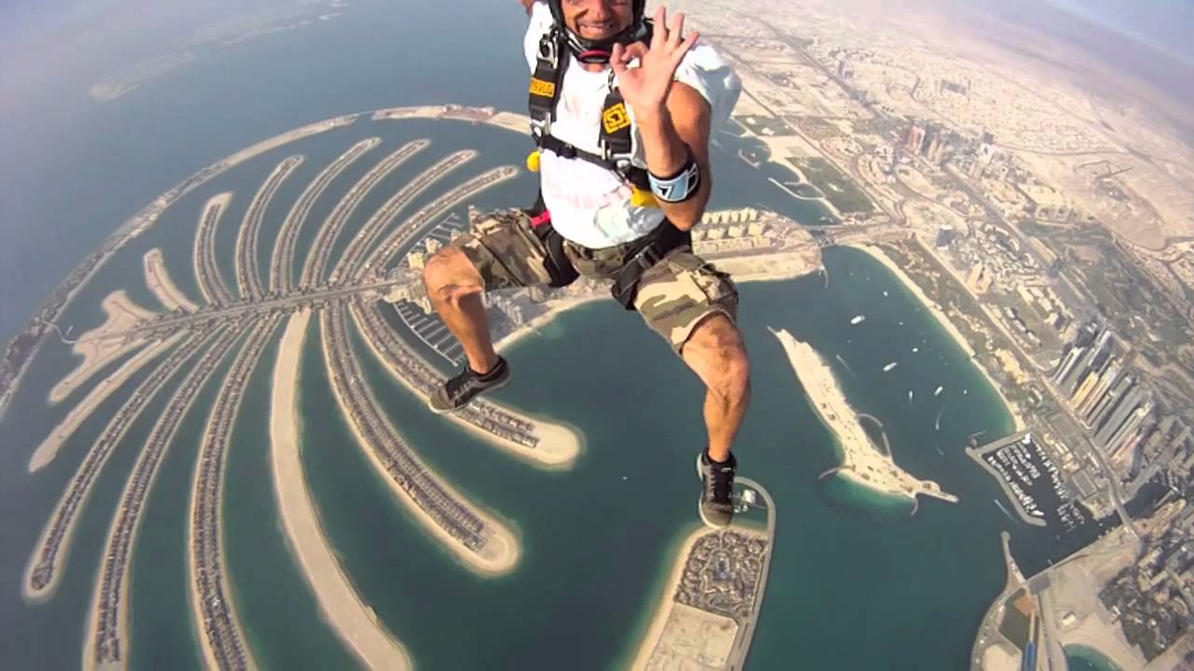 Skydive Wallpapers 4k - Skydiving Dubai , HD Wallpaper & Backgrounds