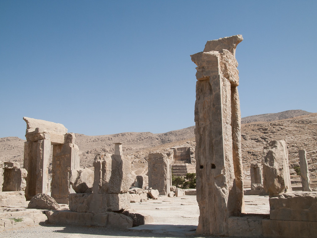 Desert Ruins, Persepolis, Iran - Ruins , HD Wallpaper & Backgrounds