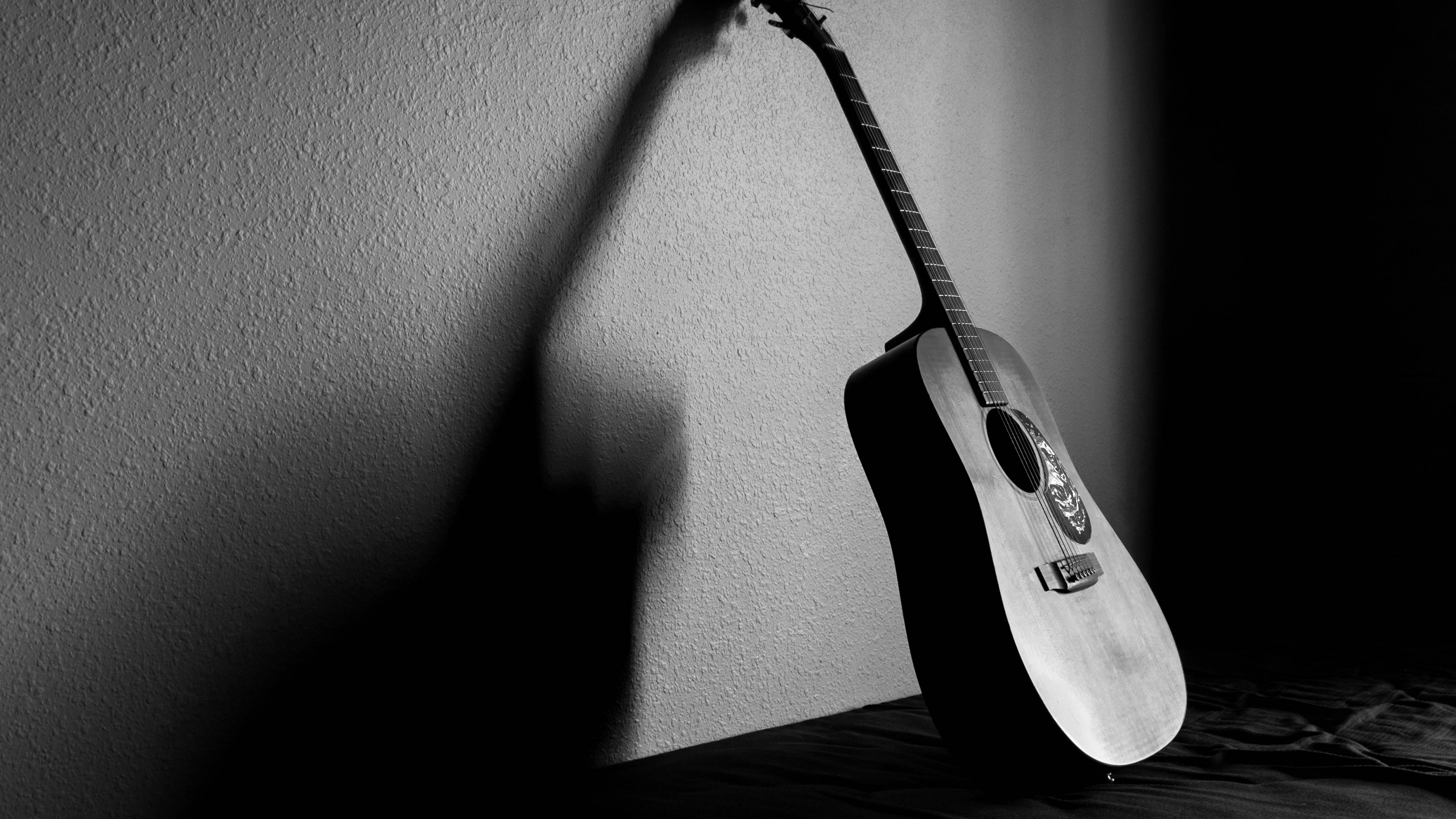 Microphone, Black And White, String, Guitar, Still - Acoustic Guitar Guitar Black And White Hd , HD Wallpaper & Backgrounds