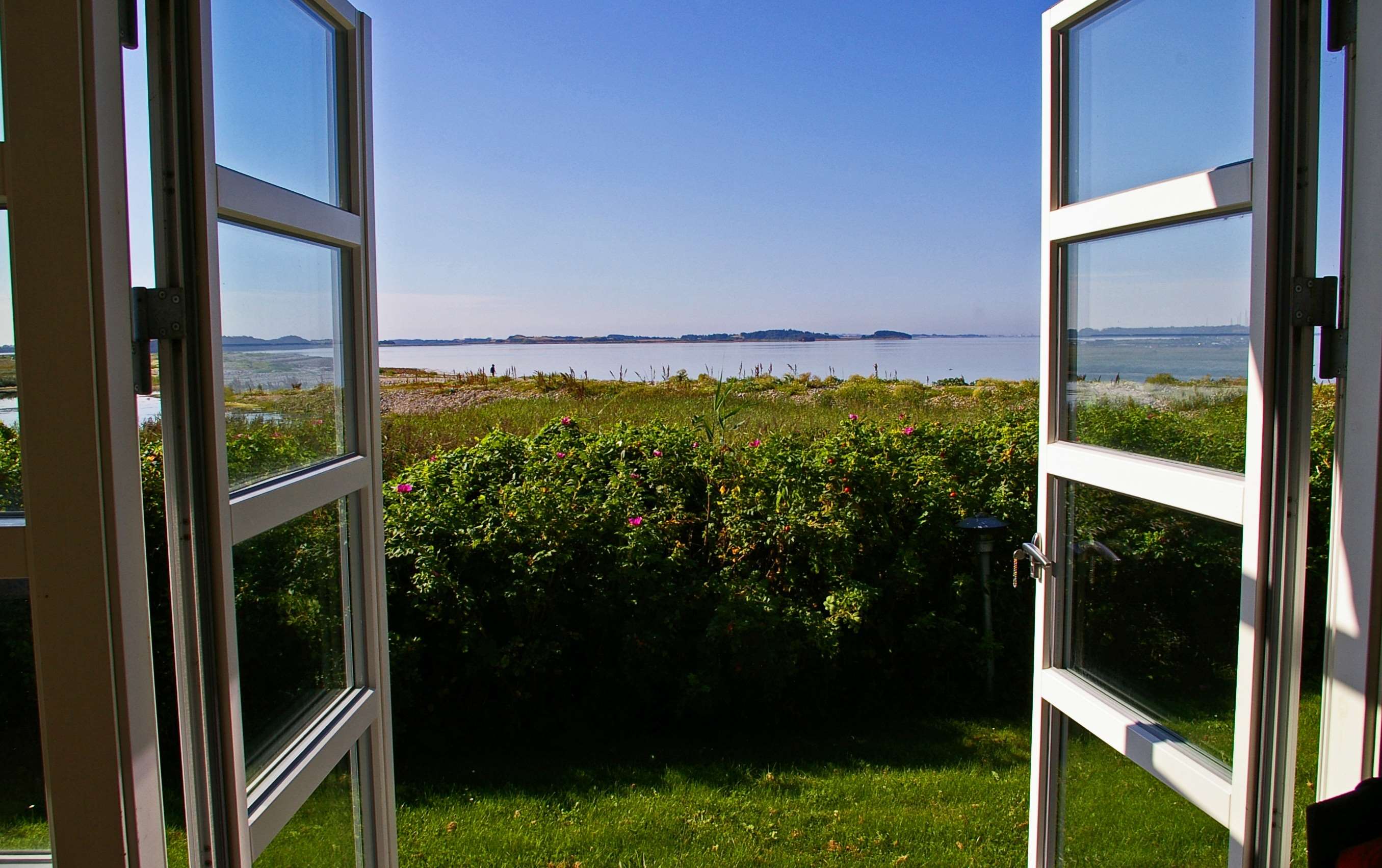 Danish Coast Landscape, Denmark, Hell, Holiday, Horizon, - Nice Window View , HD Wallpaper & Backgrounds