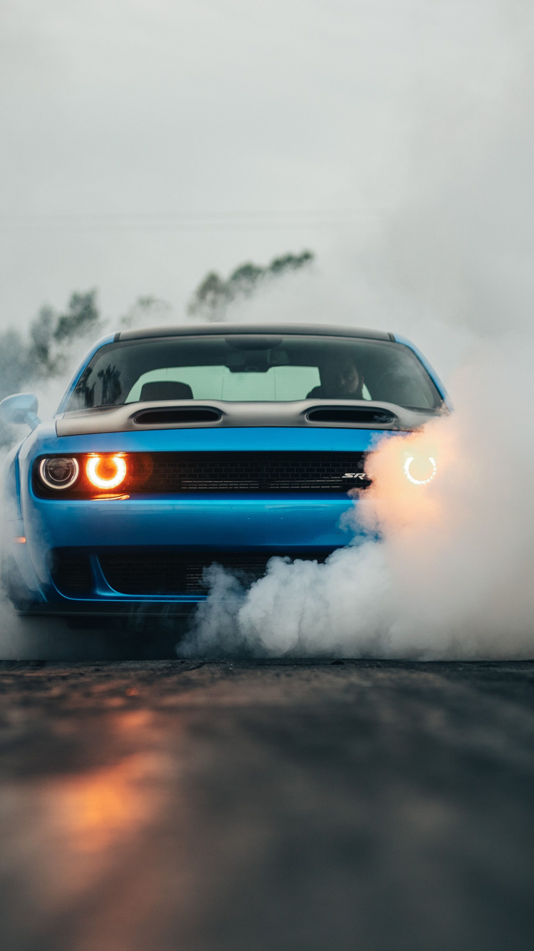 Downaload Dodge Challenger Hellcat, Smoke, Muscle Car, - Dodge Challenger Hellcat Wallpaper Iphone , HD Wallpaper & Backgrounds