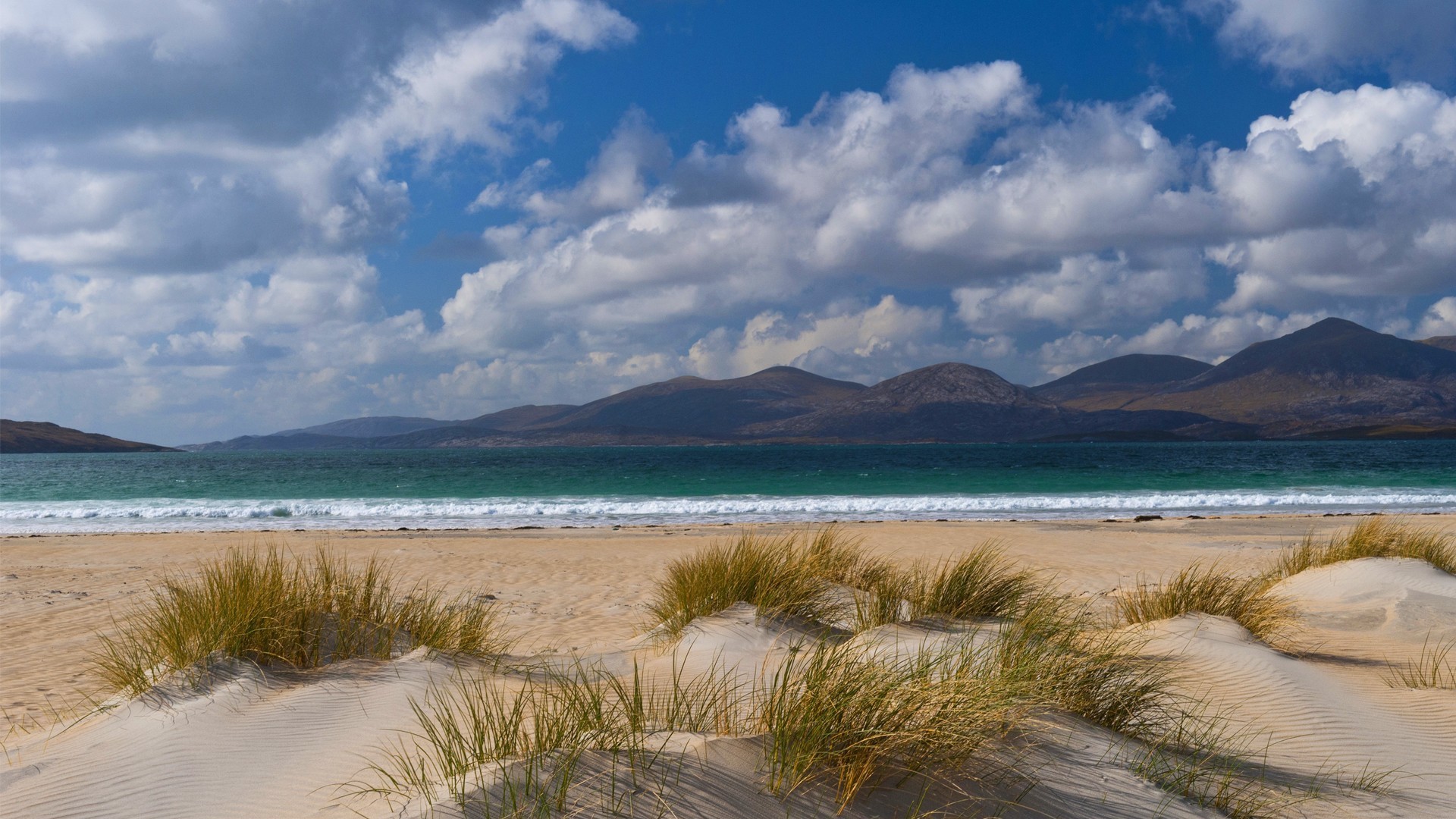 Bay Sandy Lovely Grass Dunes Sand Beach Mountains Clouds - Sand , HD Wallpaper & Backgrounds