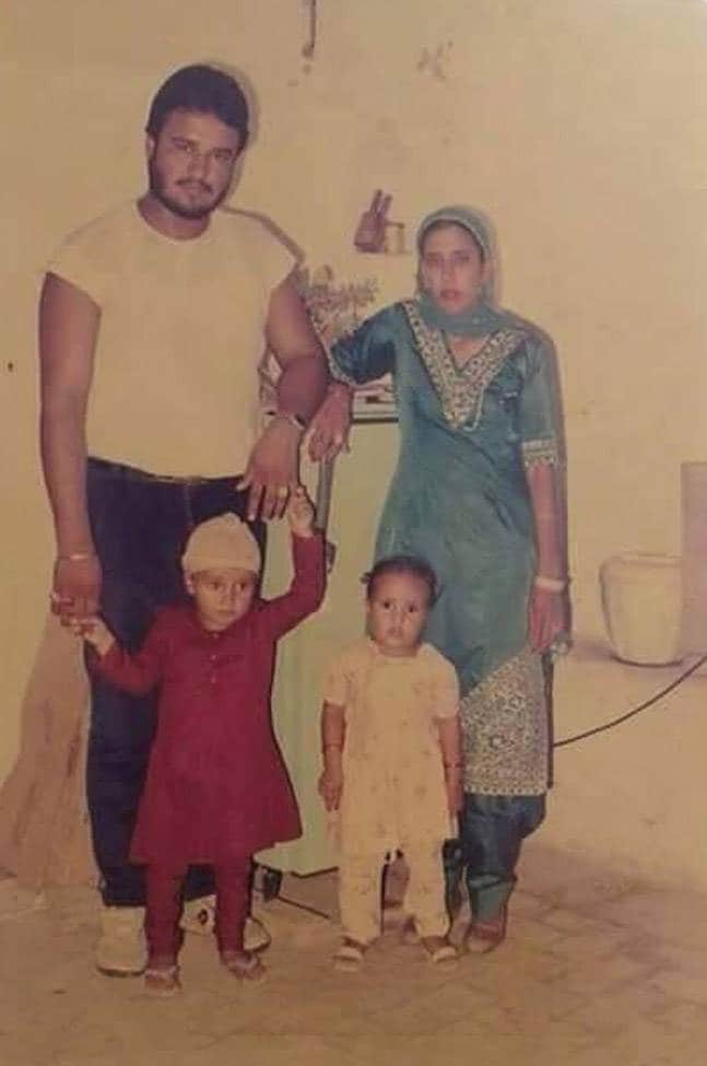 Gurmeet Singh Before He Became Ram Rahim, With His - Harjeet Kaur Wife Of Ram Rahim , HD Wallpaper & Backgrounds