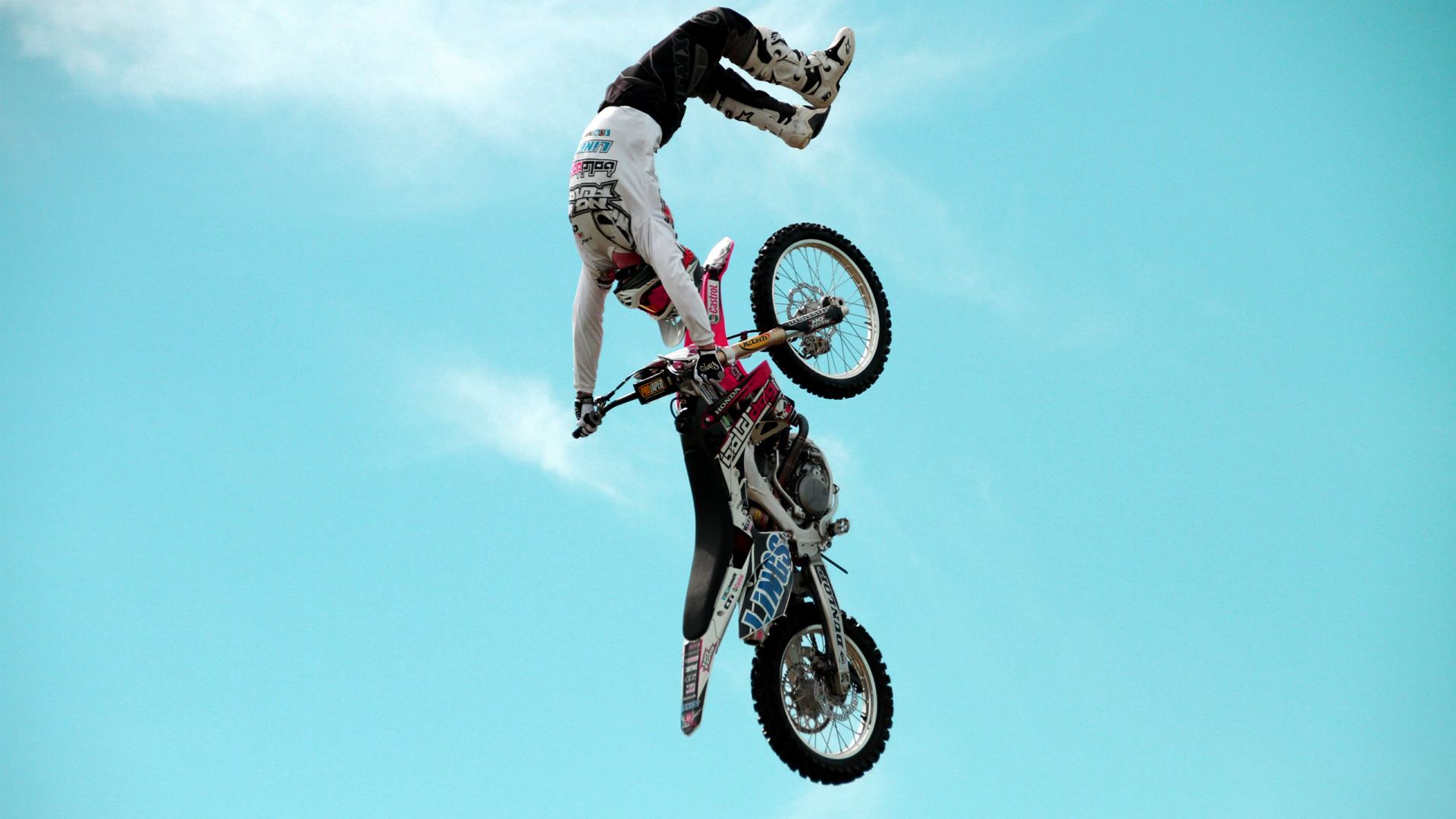 Stunt Motocross Bike Stunt Hd Wallpaper - Moto Cross Super Man , HD Wallpaper & Backgrounds