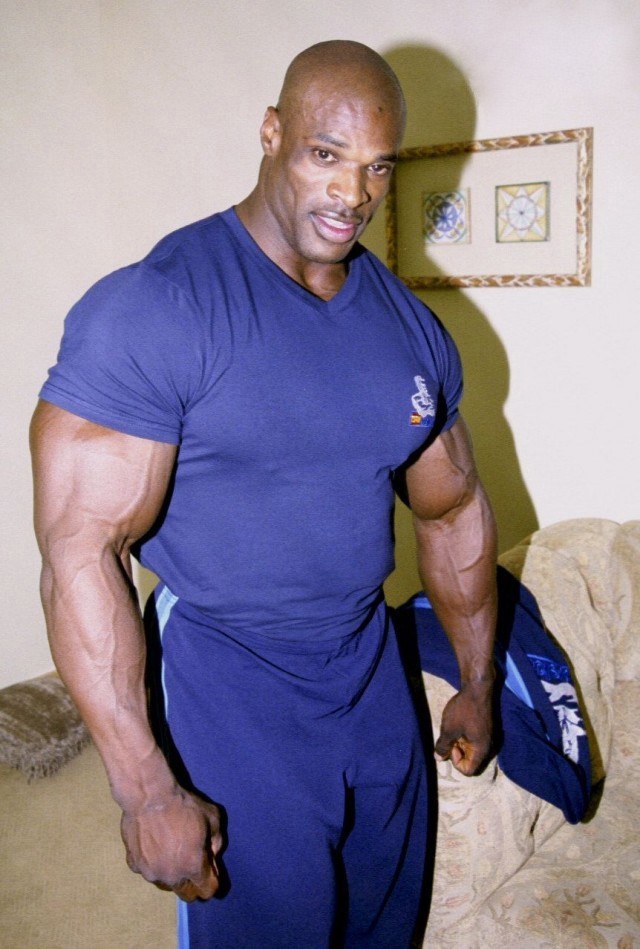 Ronnie Coleman Photo - Ronnie Coleman Wearing T Shirt , HD Wallpaper & Backgrounds