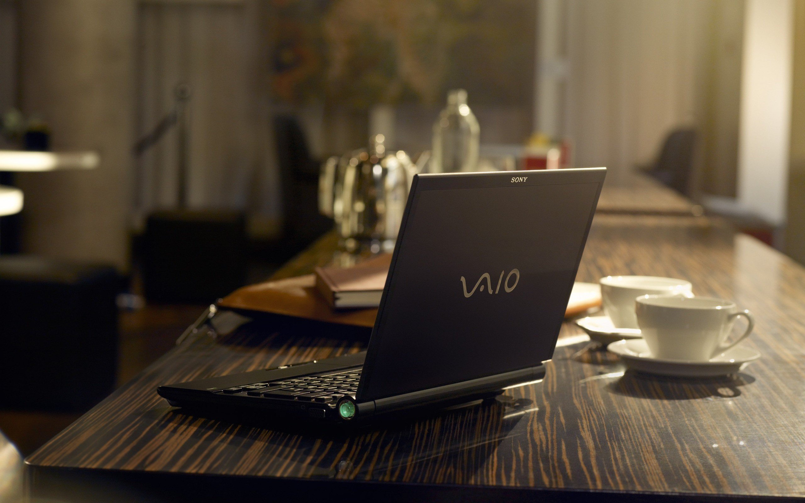 Vaio, Bottles, Cup, Laptop, Macro, Sony - Sony Vaio , HD Wallpaper & Backgrounds