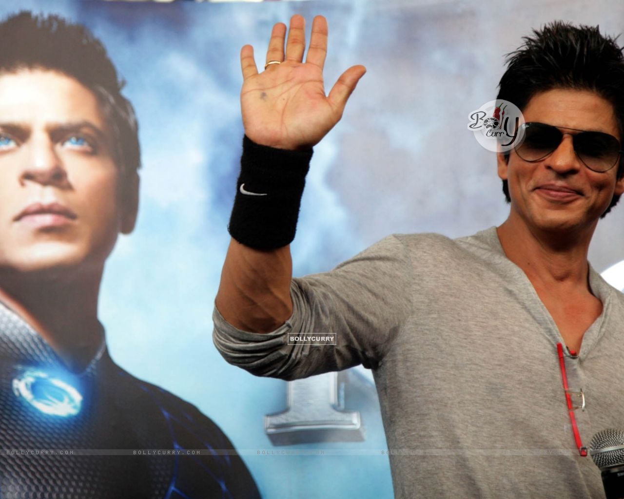 Shah Rukh Khan Launch The Theatrical Promo Of His Film - Ra One , HD Wallpaper & Backgrounds